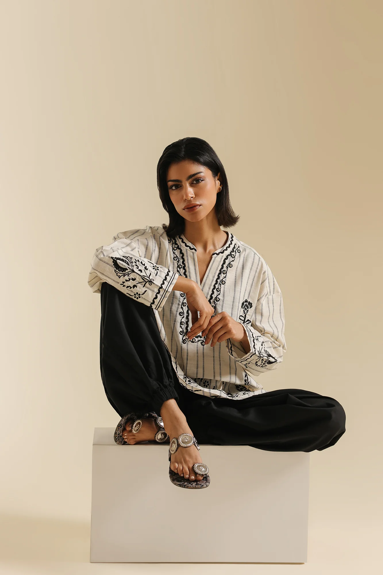 EMBROIDERED KURTI (E0743/119/002) - Image 7