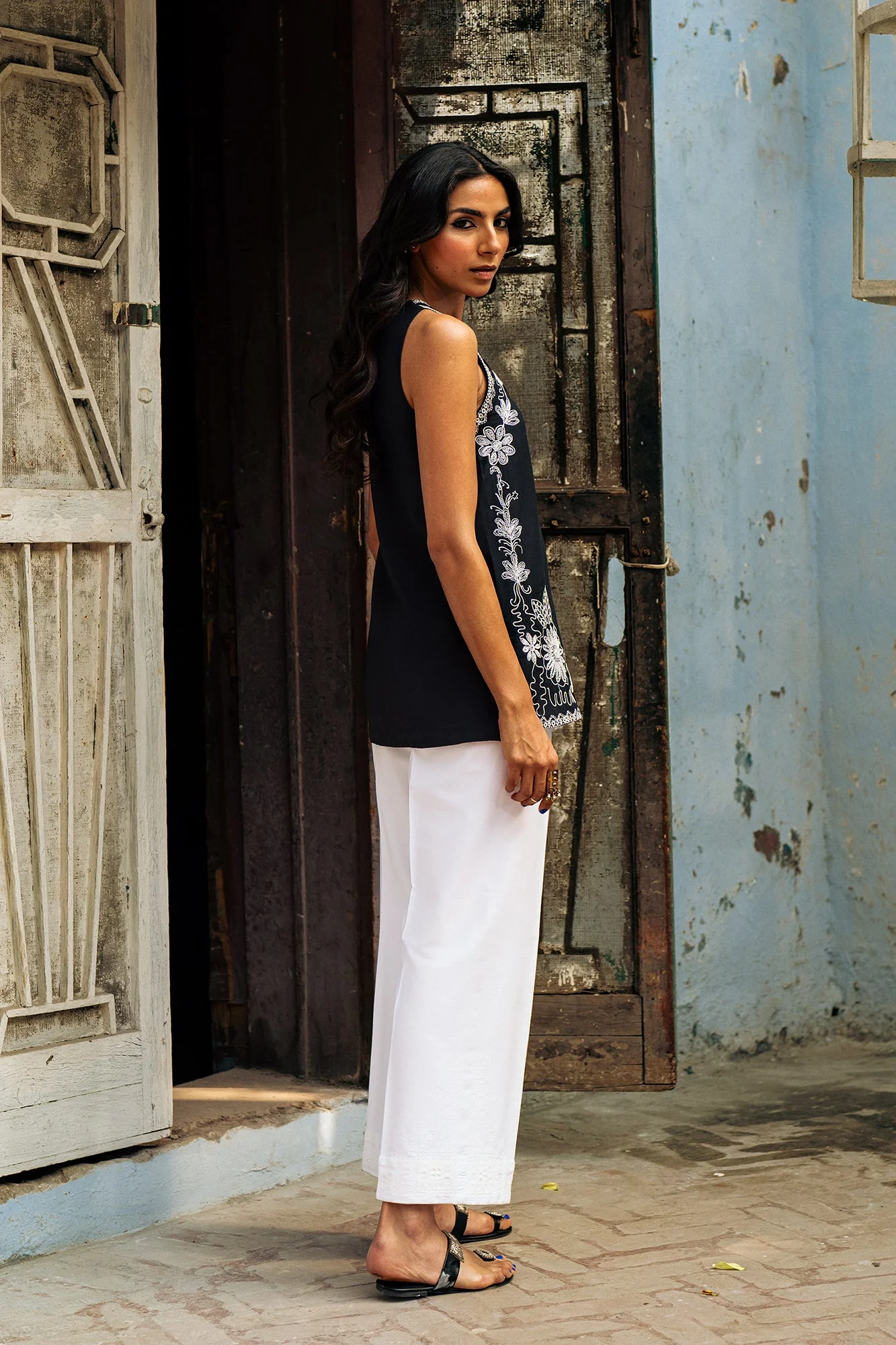 EMBROIDERED KURTI (S1E0471/119/902) - Image 3