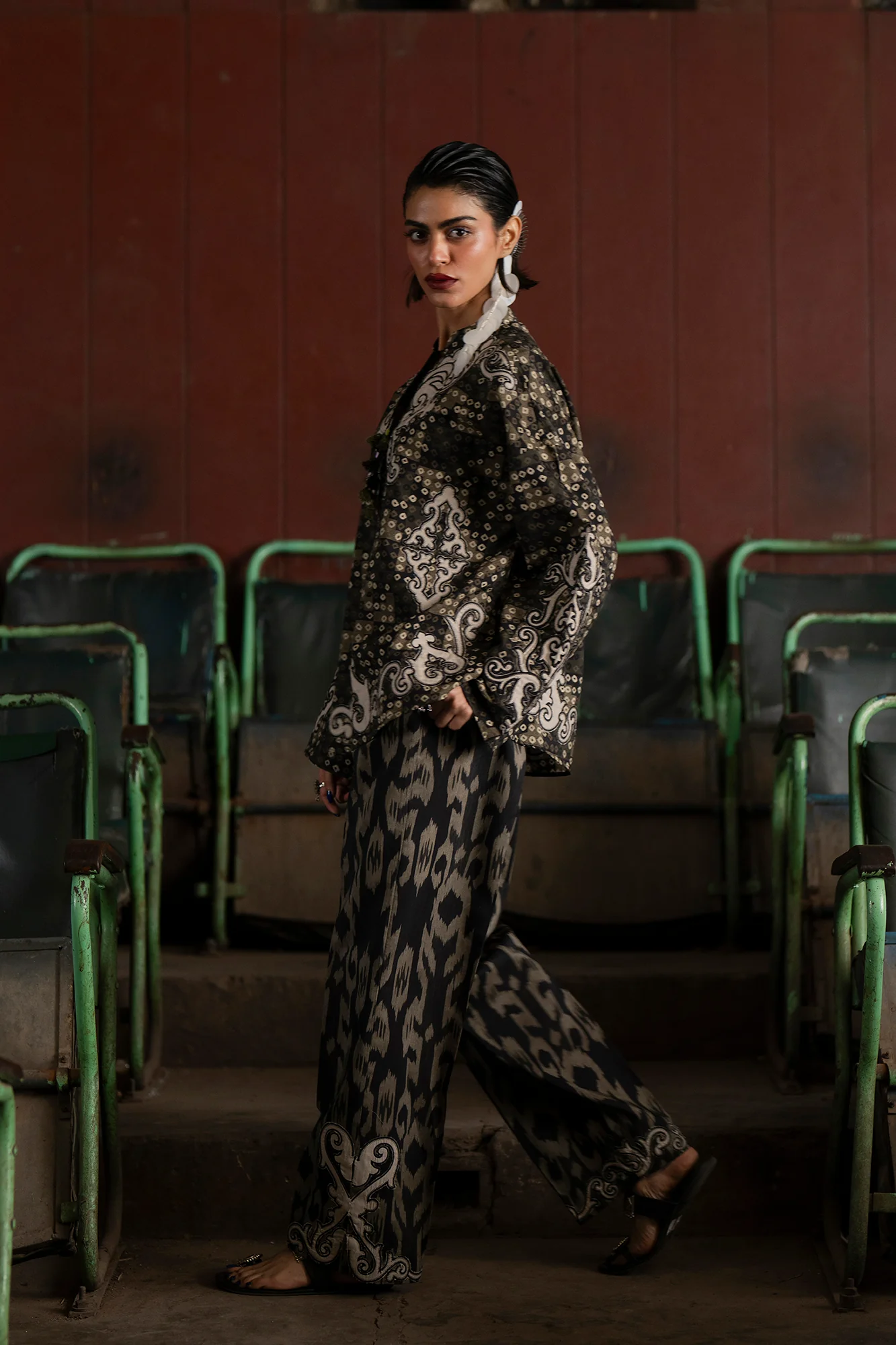 EMBROIDERED SUIT (E0602/119/901) - Image 2