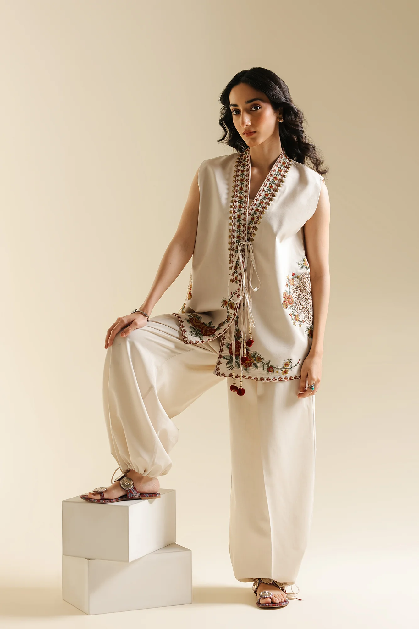 EMBROIDERED SUIT (E0612/119/006) - Image 10