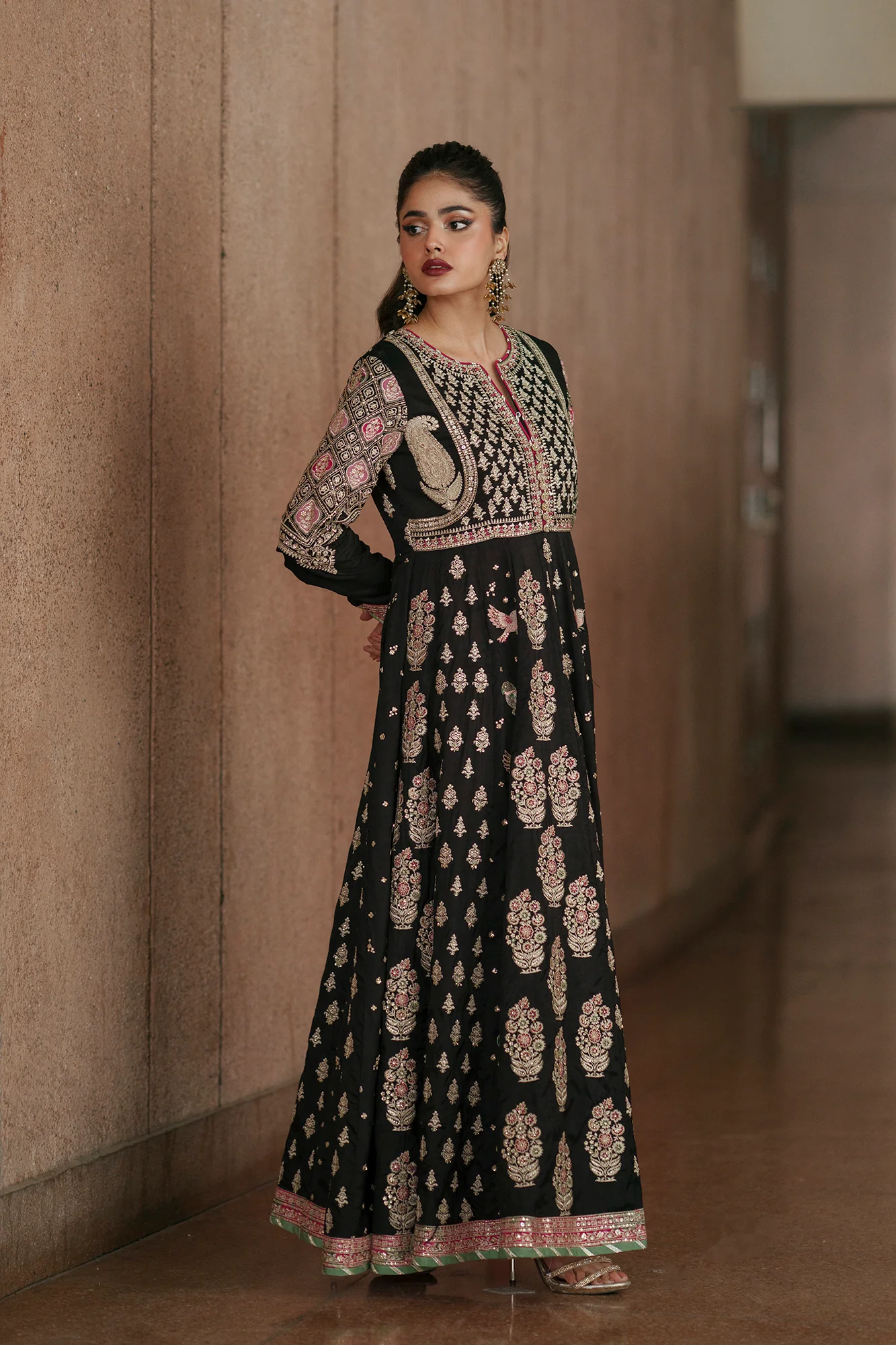 EMBROIDERED PISHWAS (E1007/104/902) - Image 4