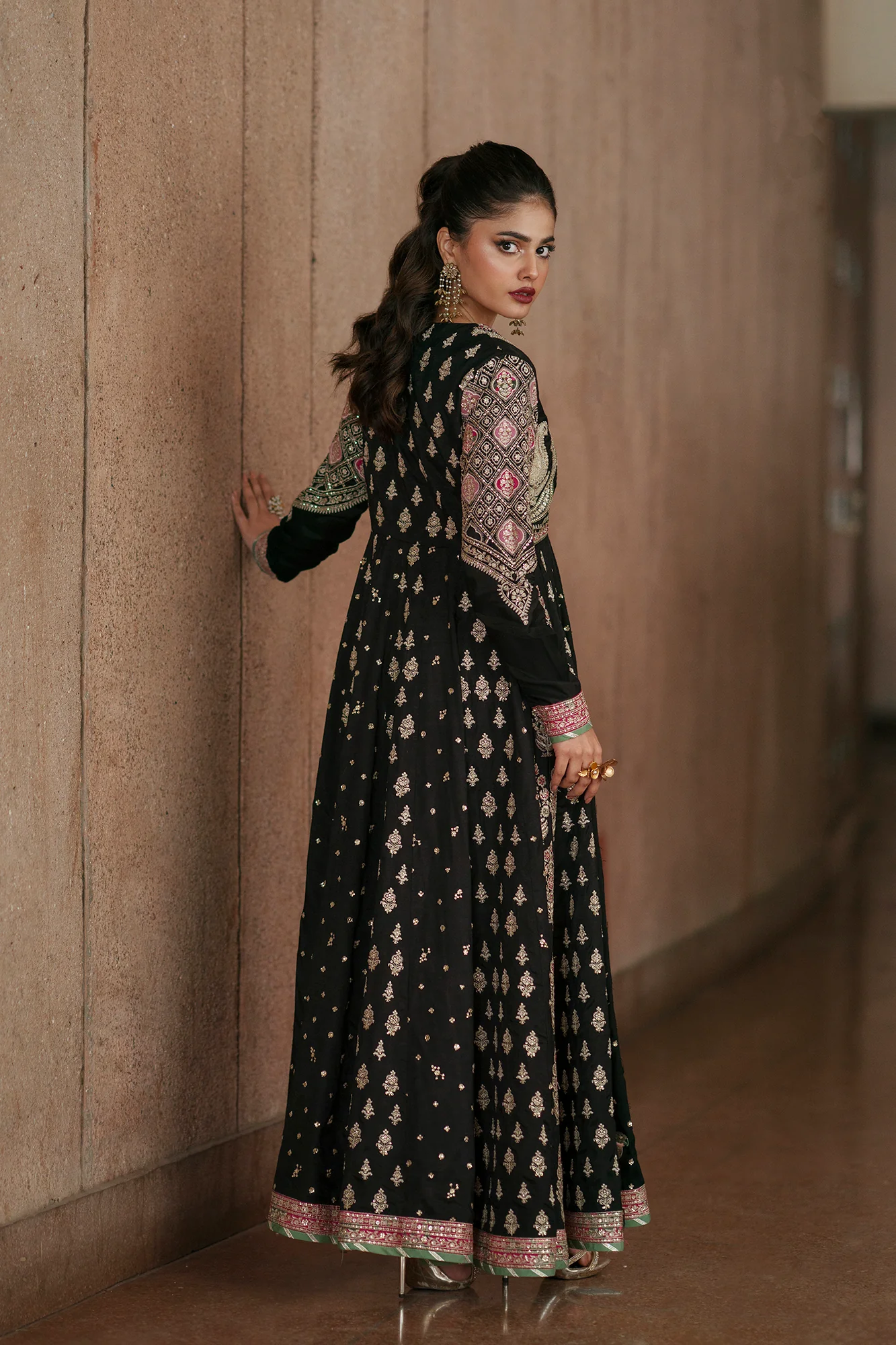 EMBROIDERED PISHWAS (E1007/104/902) - Image 5