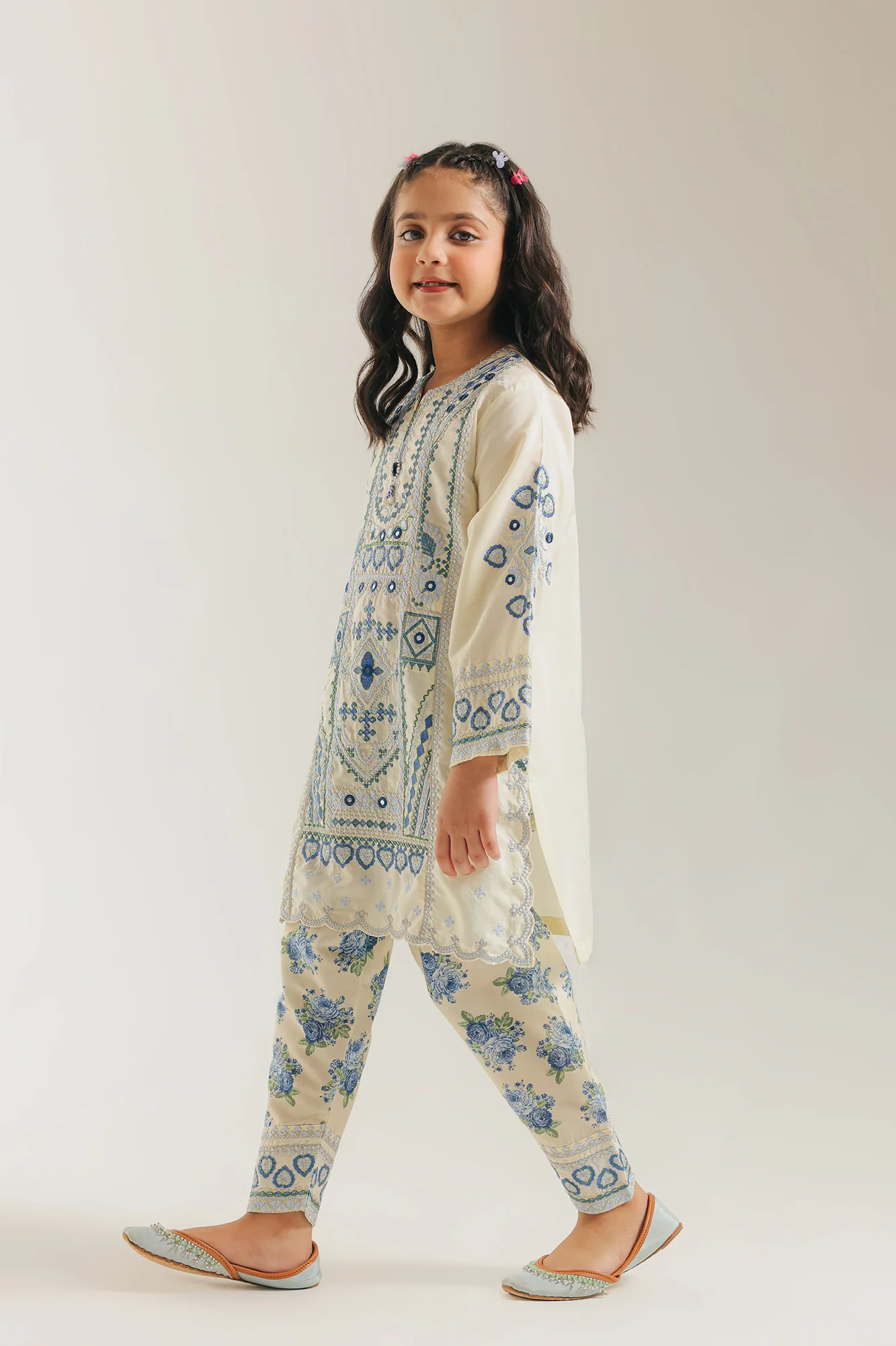 EMBROIDERED SUIT (E0850/404/005) - Image 4
