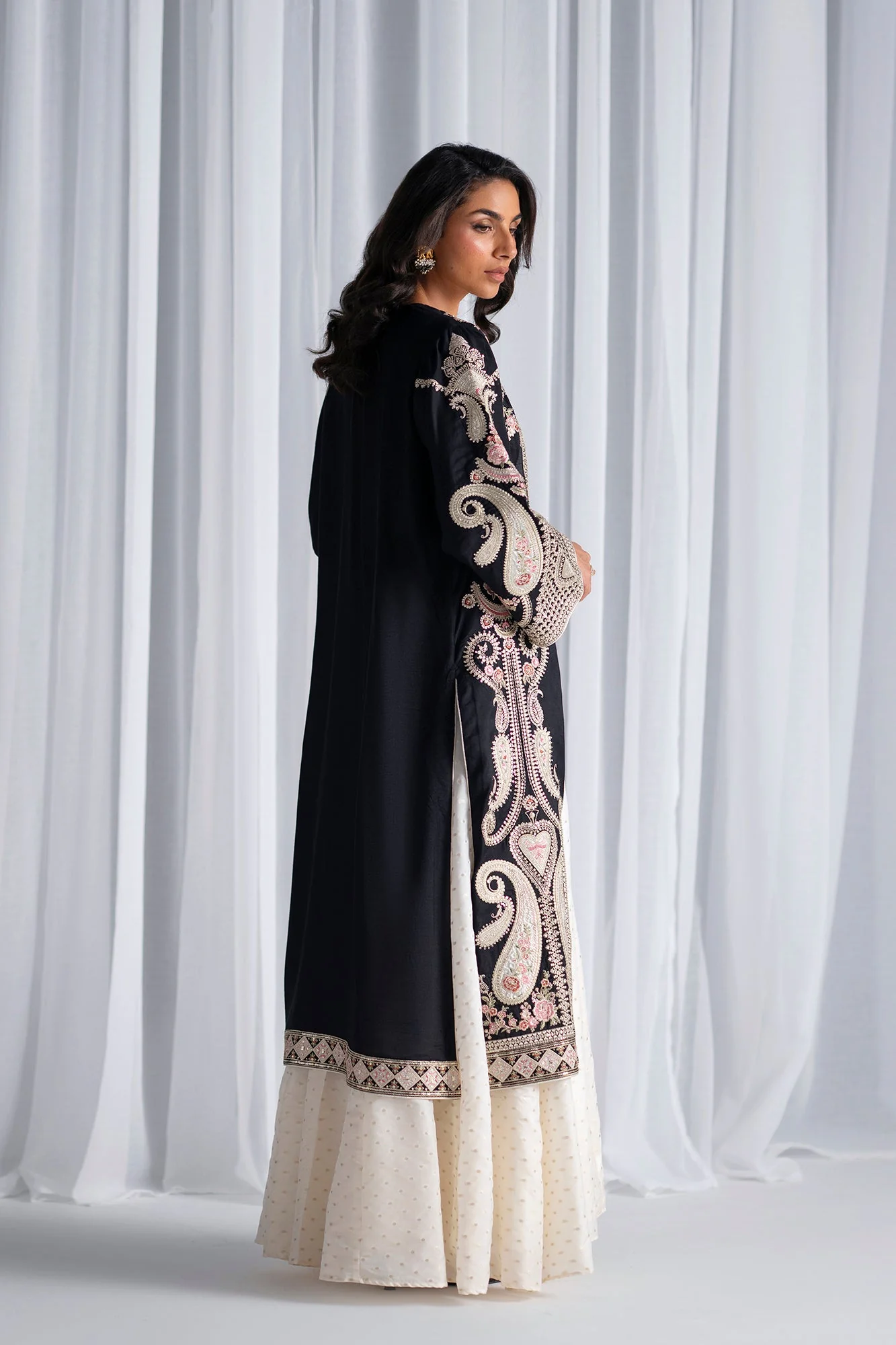 EMBROIDERED SUIT (E0943/104/901) - Image 3