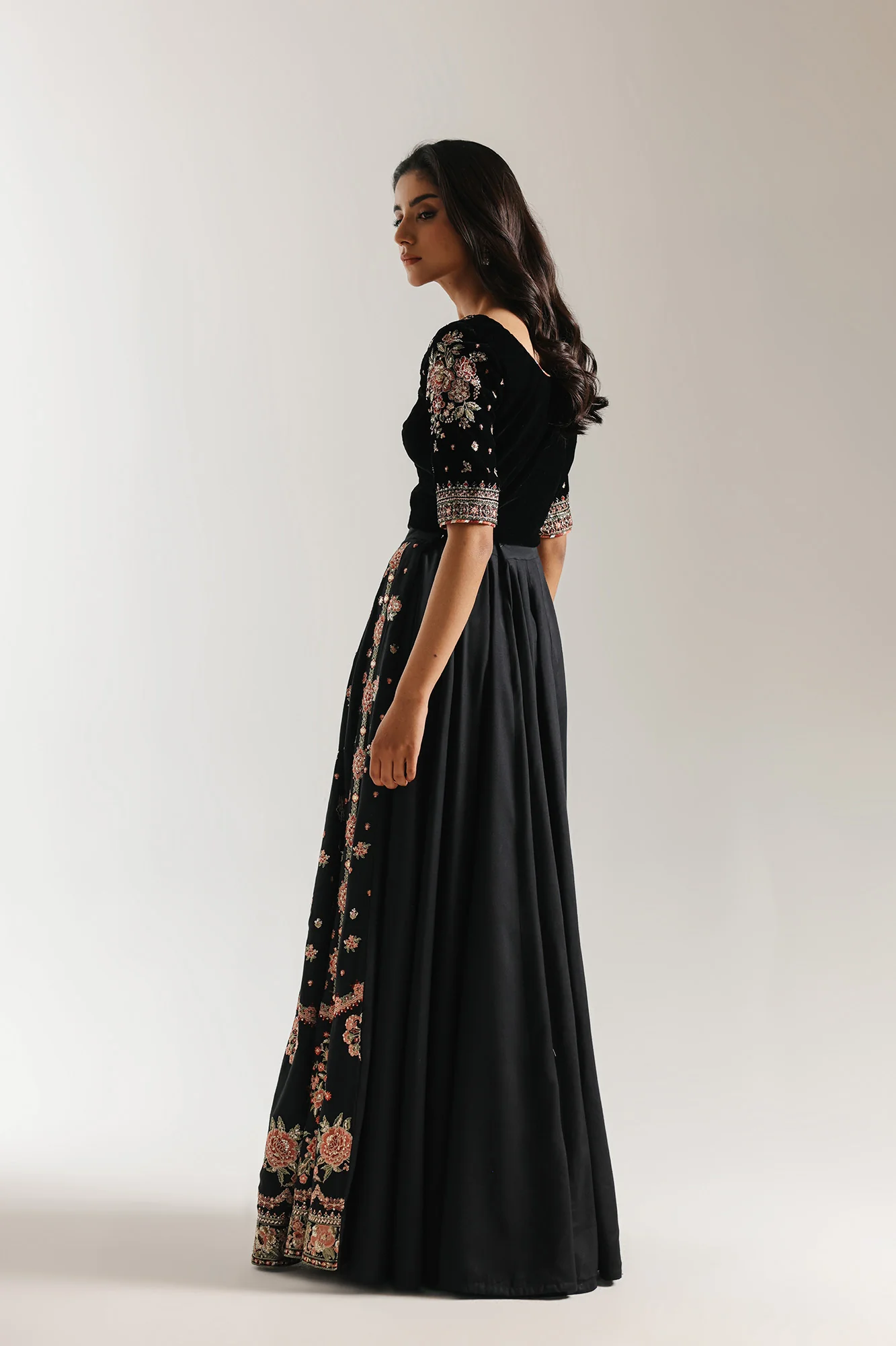 EMBROIDERED SUIT (E0963/104/902) - Image 4