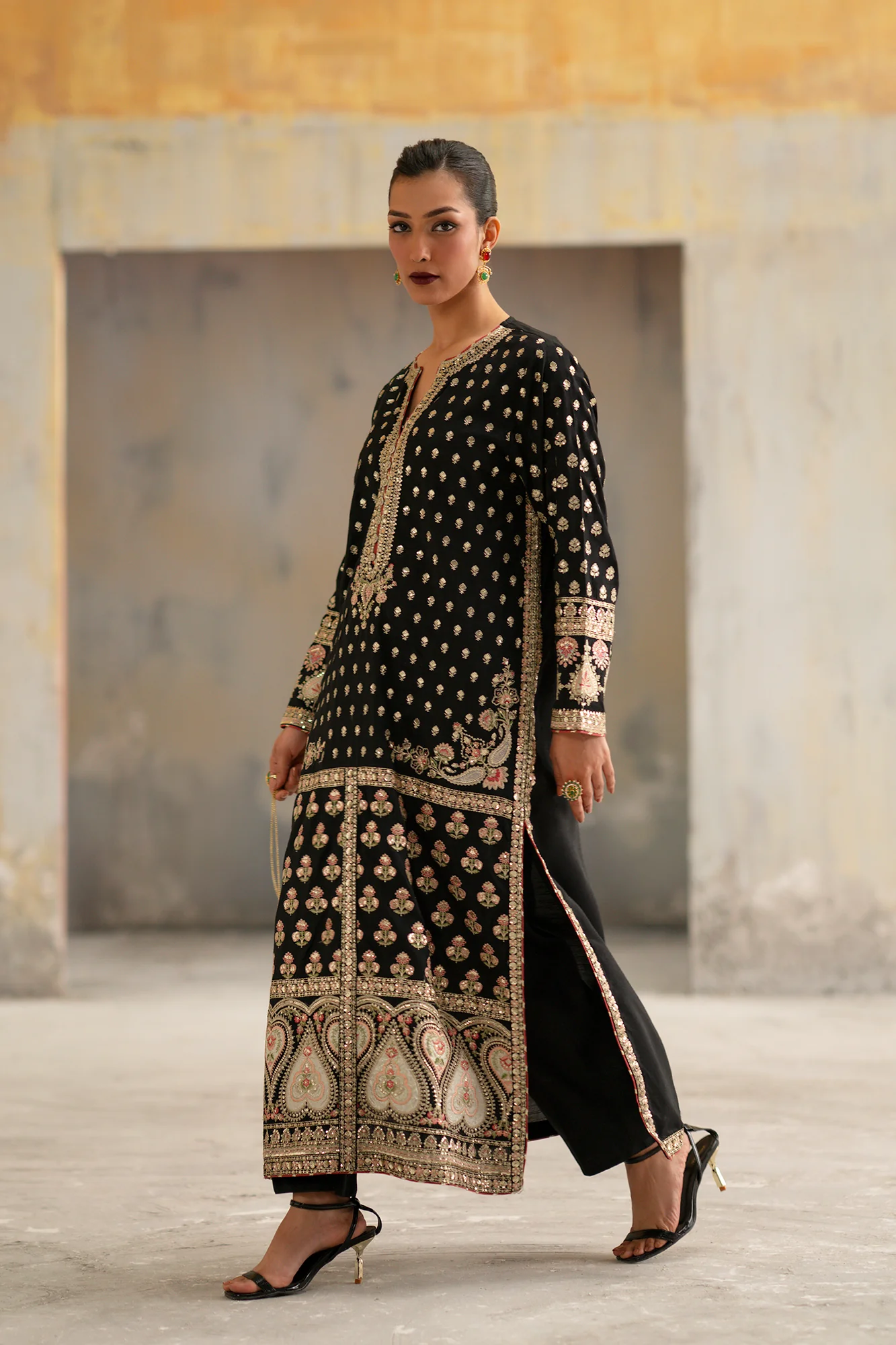 EMBROIDERED SUIT (E1010/104/901) - Image 3