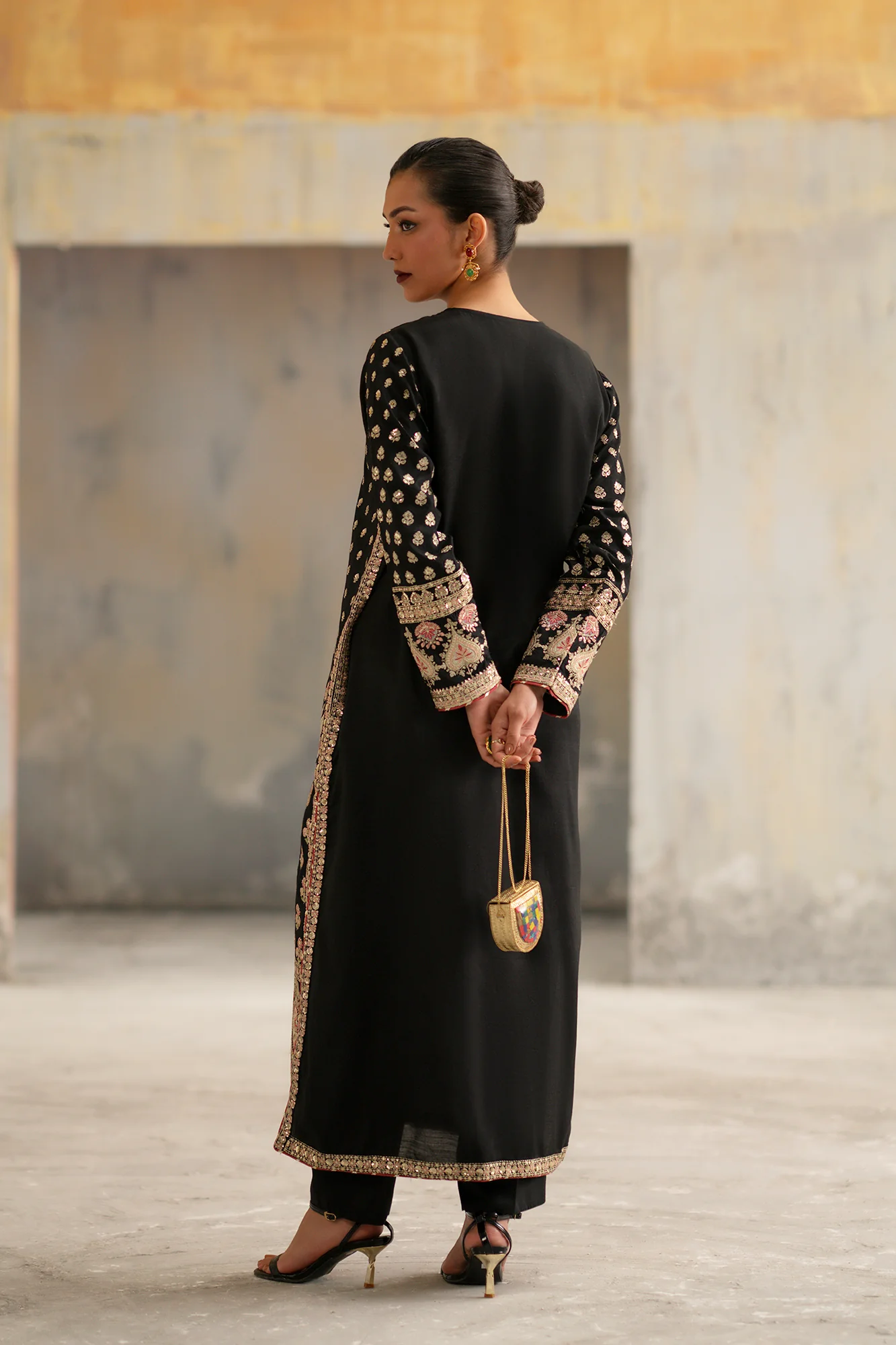EMBROIDERED SUIT (E1010/104/901) - Image 4