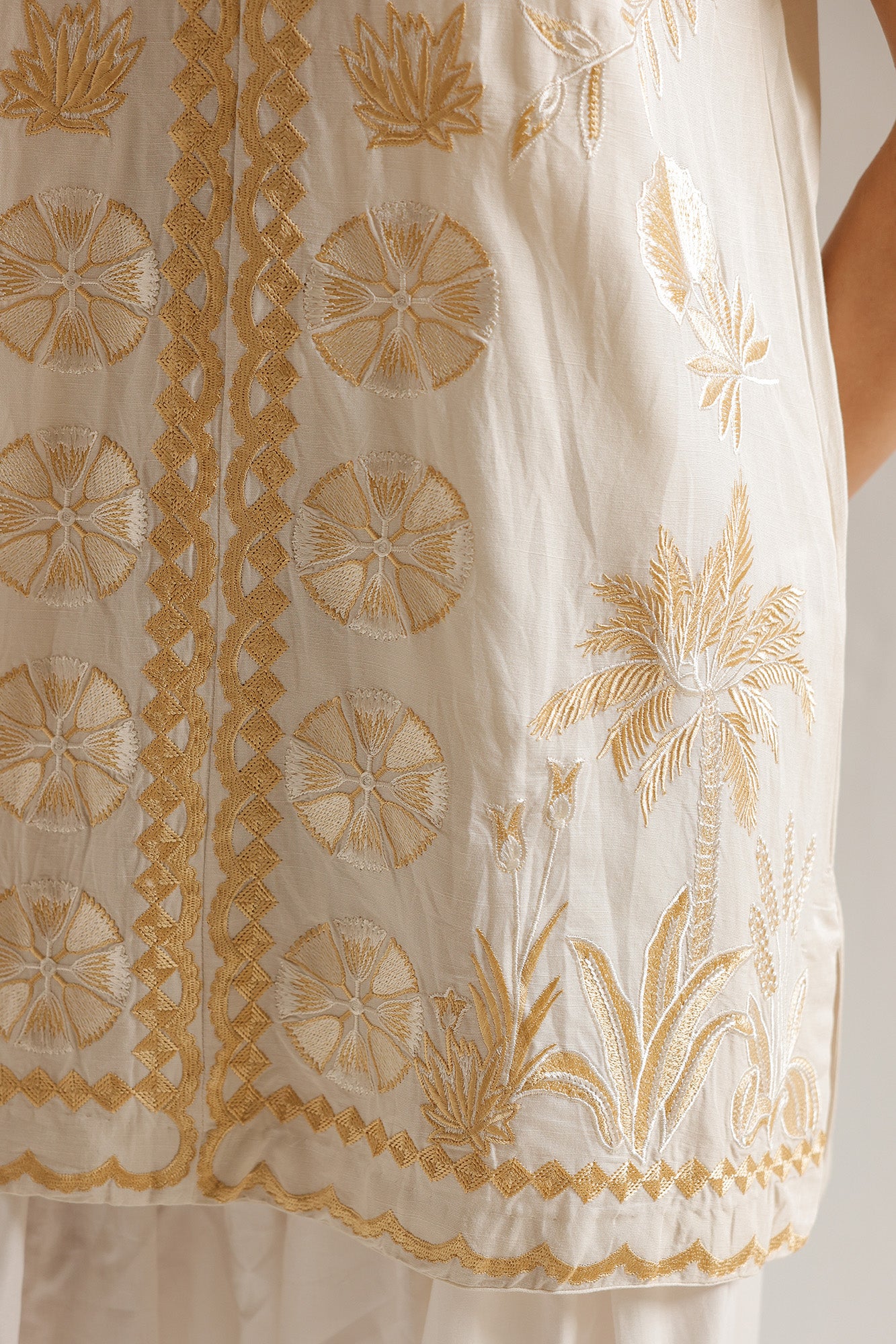 EMBROIDERED KURTI (E7905/102/002) - Image 6