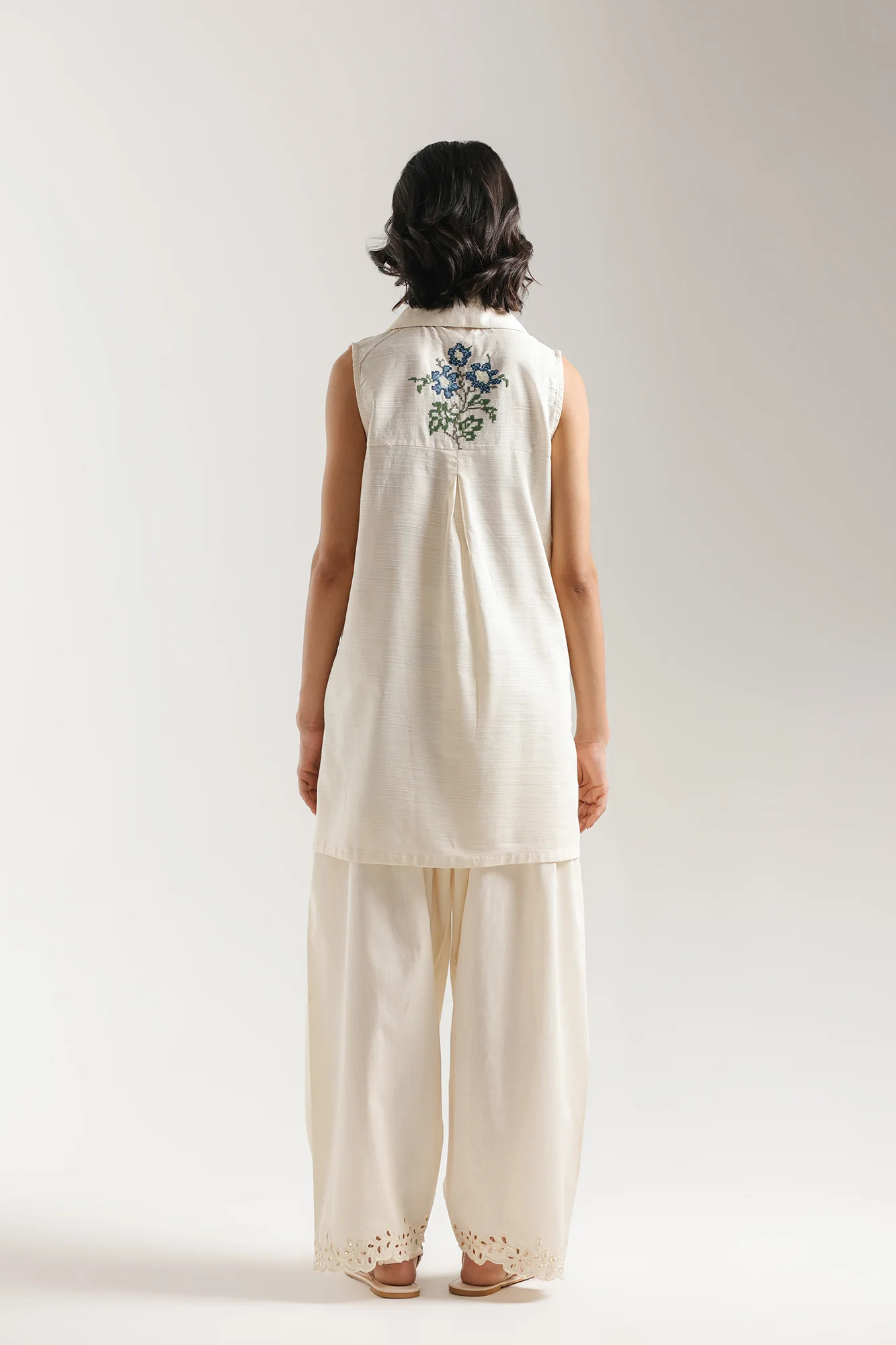 EMBROIDERED KURTI (E7916/102/002) - Image 3