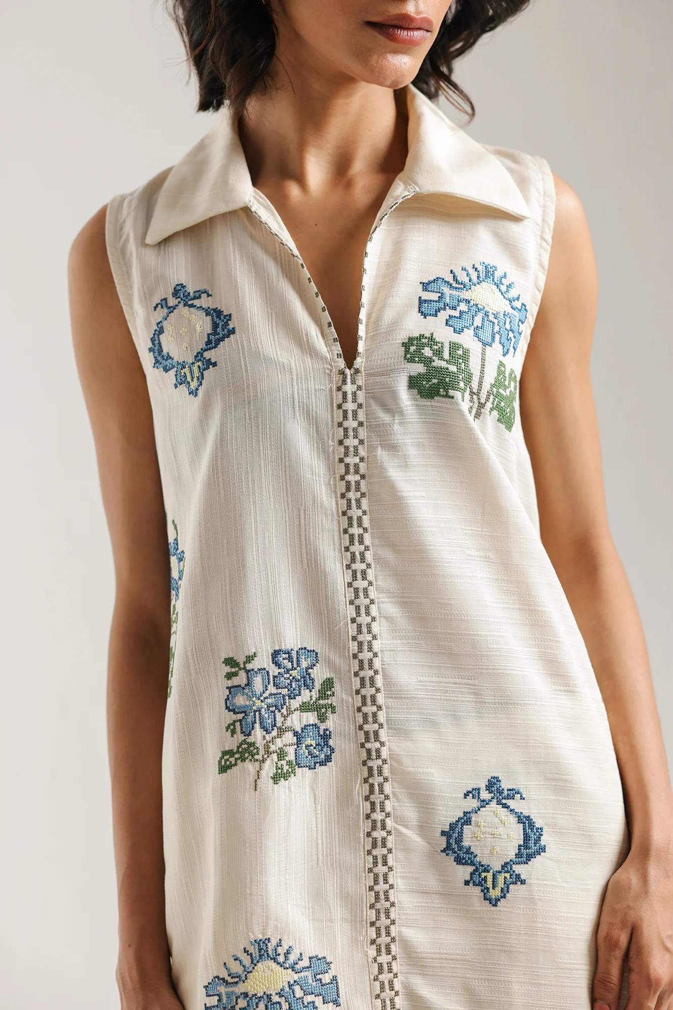 EMBROIDERED KURTI (E7916/102/002) - Image 5