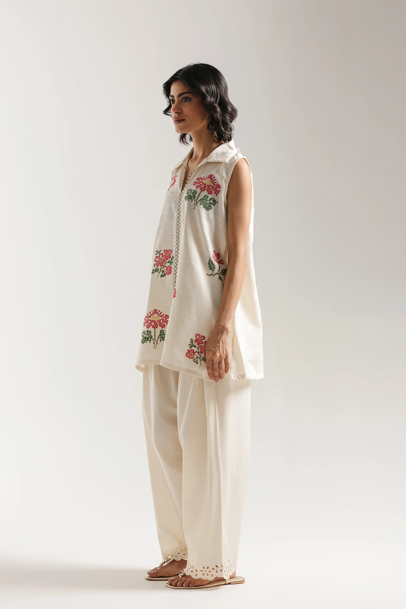 EMBROIDERED KURTI (E7916/102/005) - Image 3
