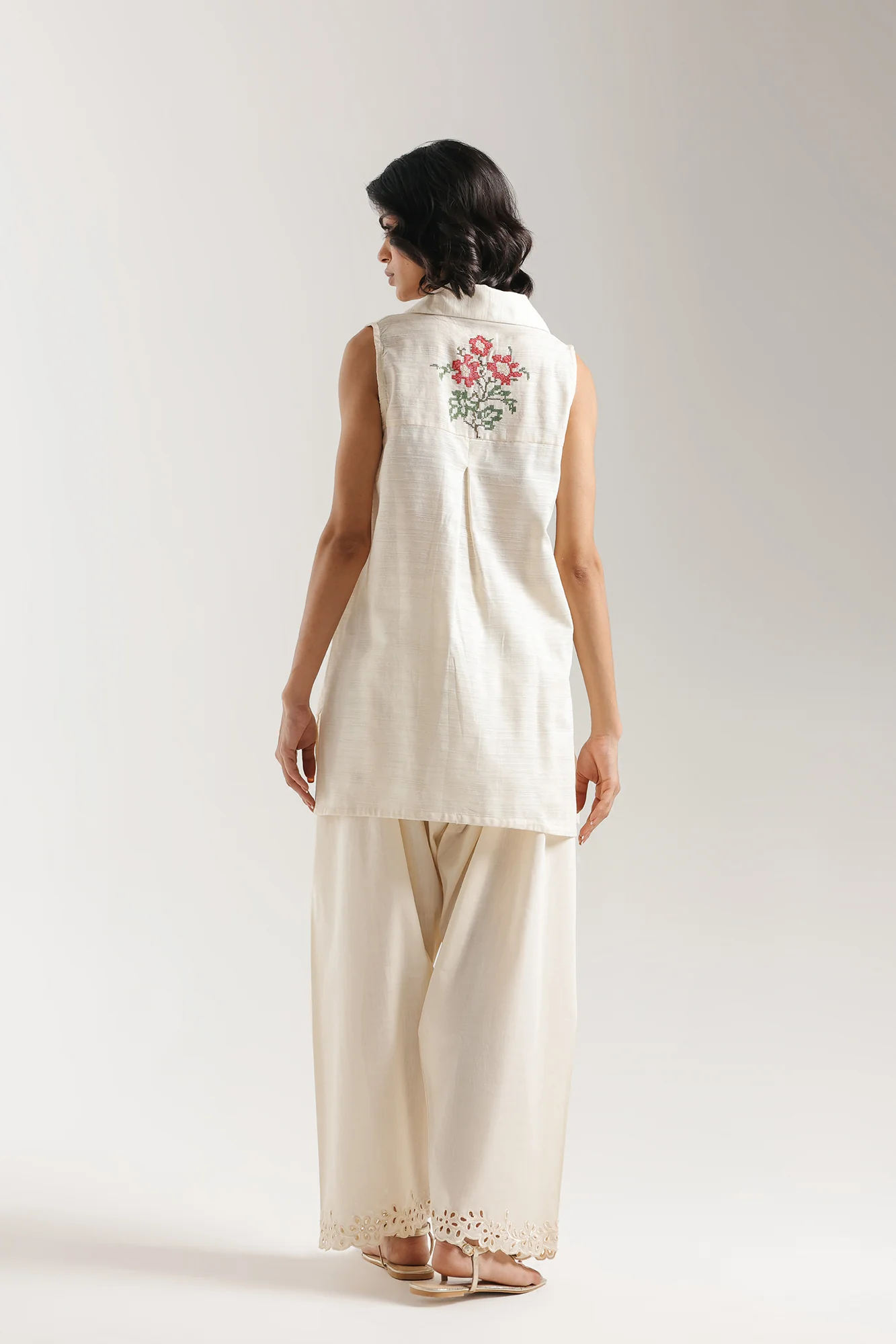 EMBROIDERED KURTI (E7916/102/005) - Image 4
