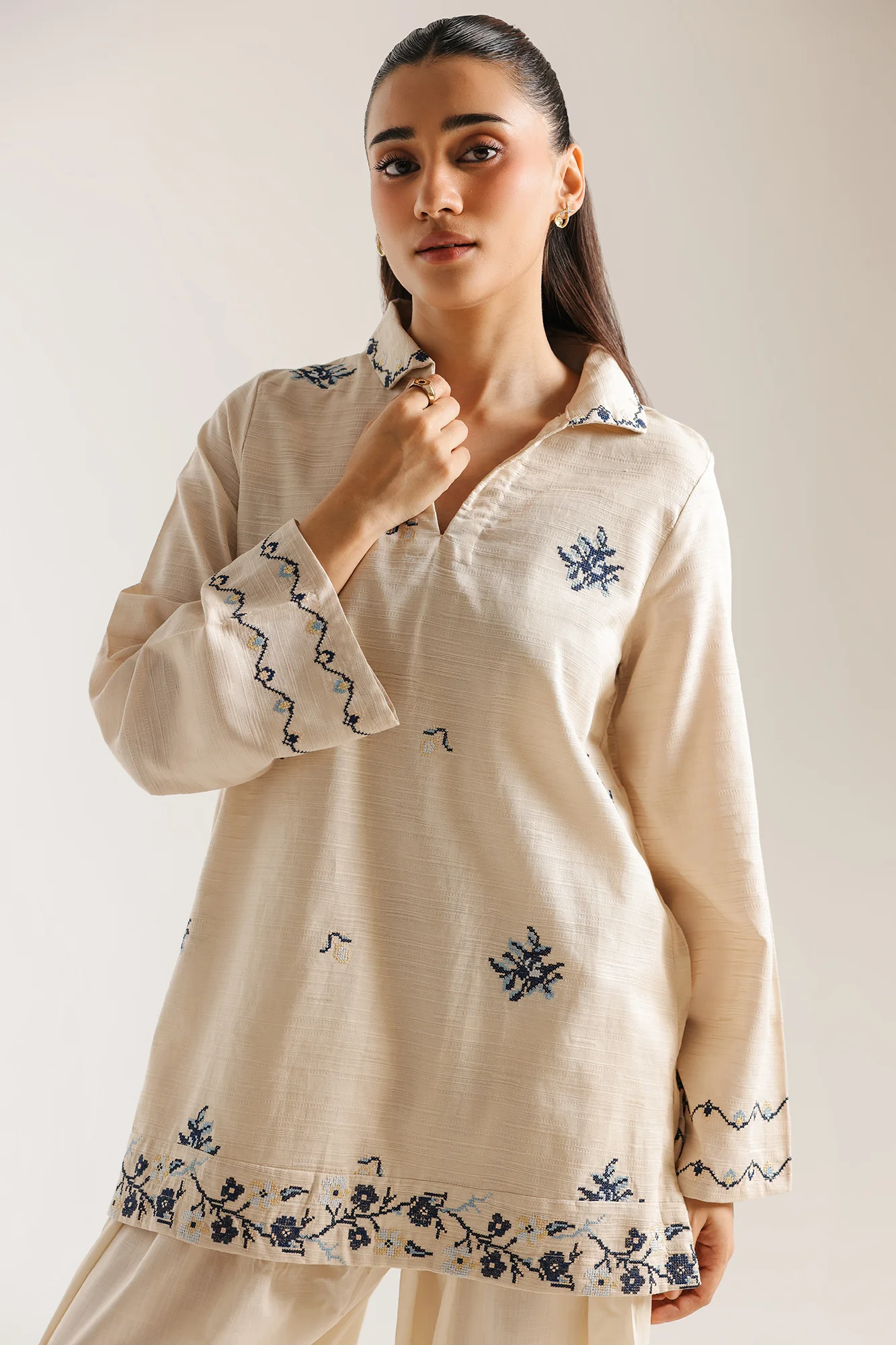 EMBROIDERED KURTI (E7917/102/007) - Image 3