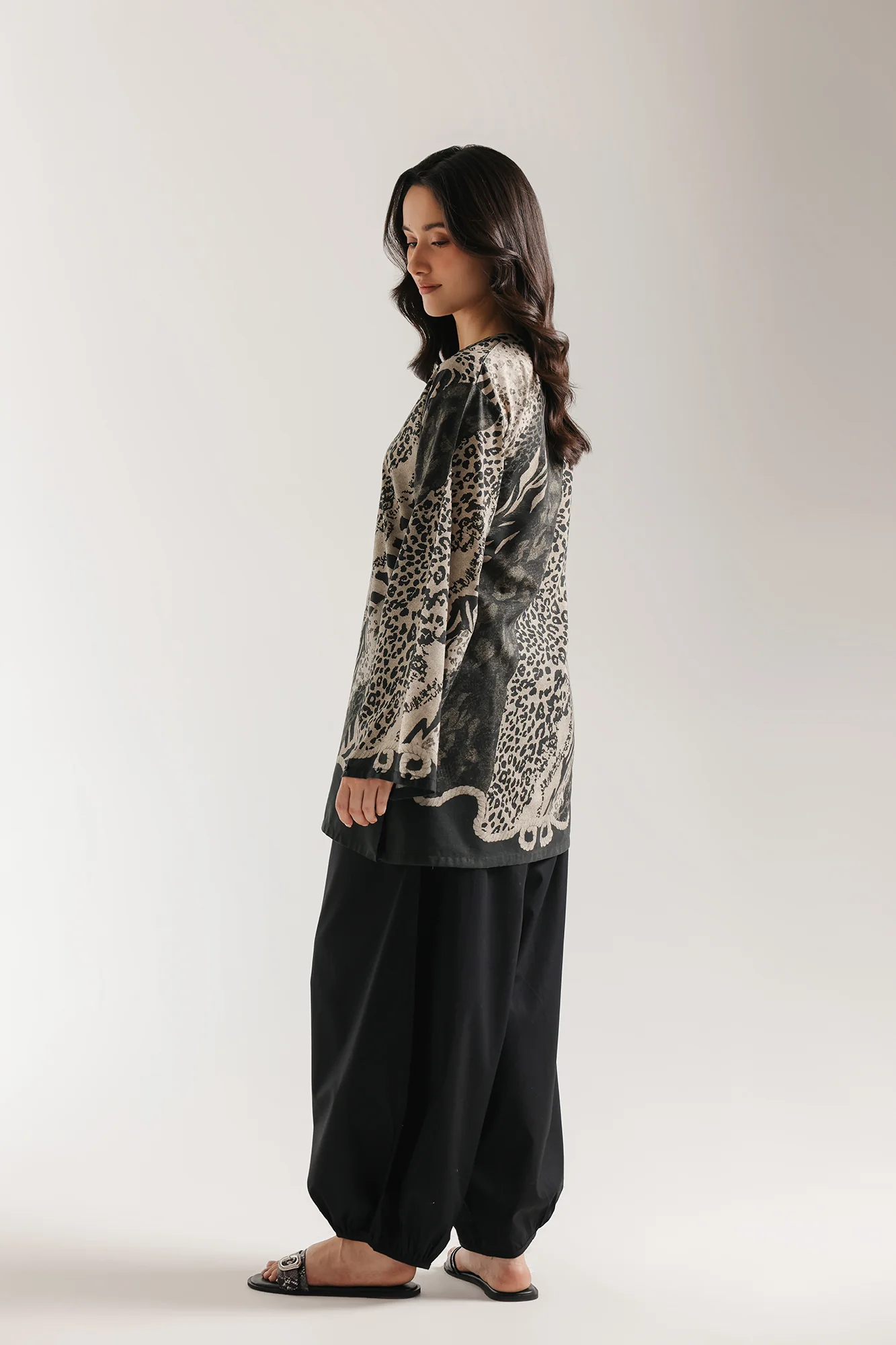 PRINTED KURTI (E7949/102/128) - Image 4