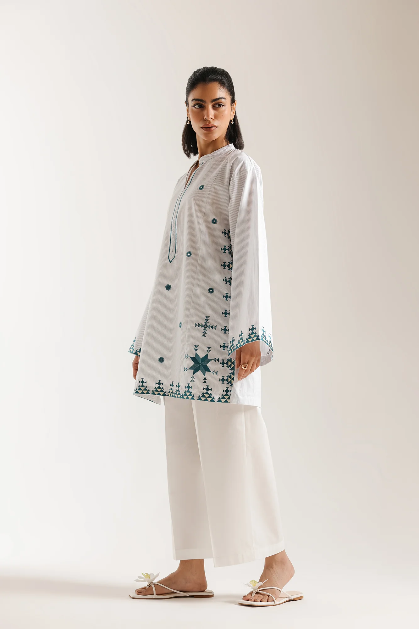 EMBROIDERED KURTI (E7950/102/001) - Image 3