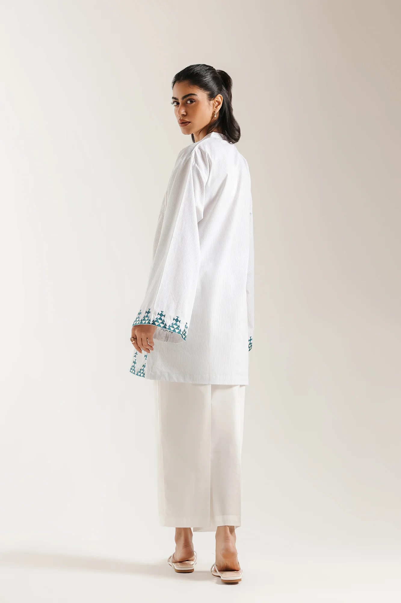 EMBROIDERED KURTI (E7950/102/001) - Image 4
