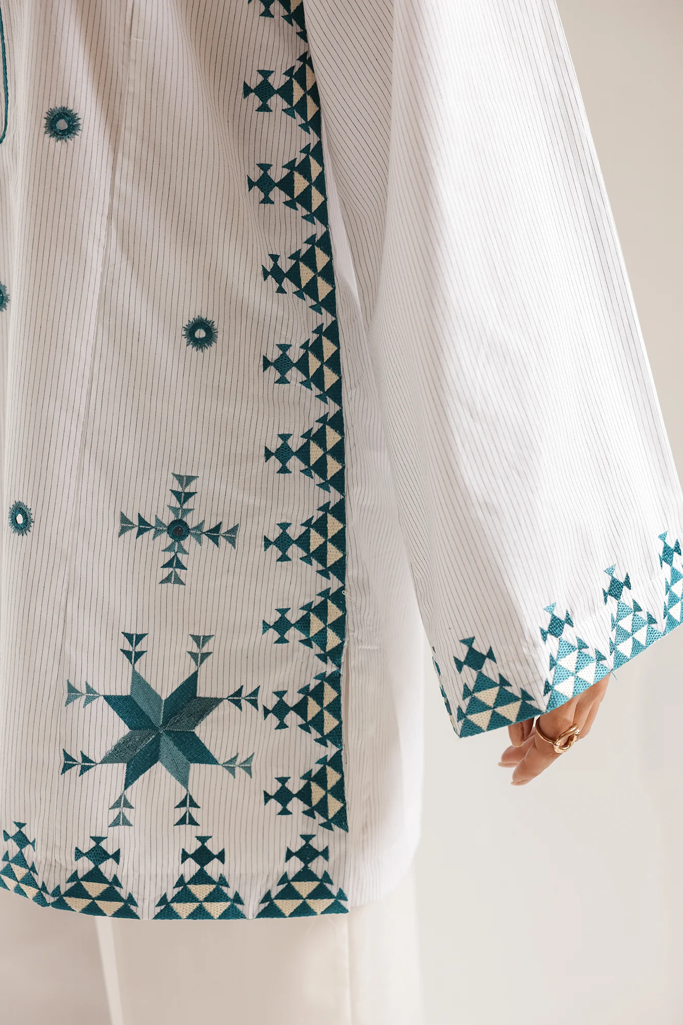 EMBROIDERED KURTI (E7950/102/001) - Image 5