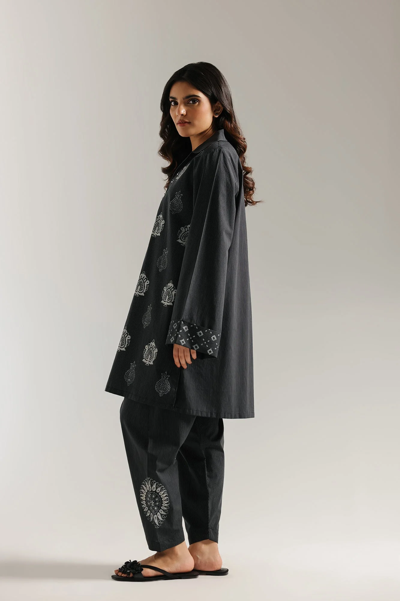 EMBROIDERED SUIT (E6181/102/902) - Image 3