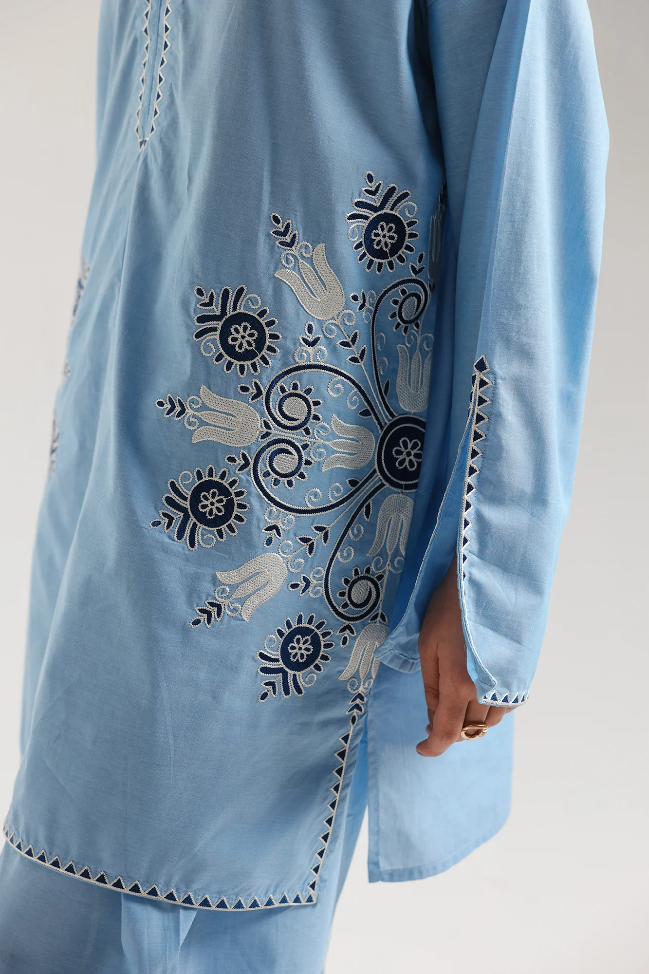 EMBROIDERED SUIT (E7610/102/630) - Image 6