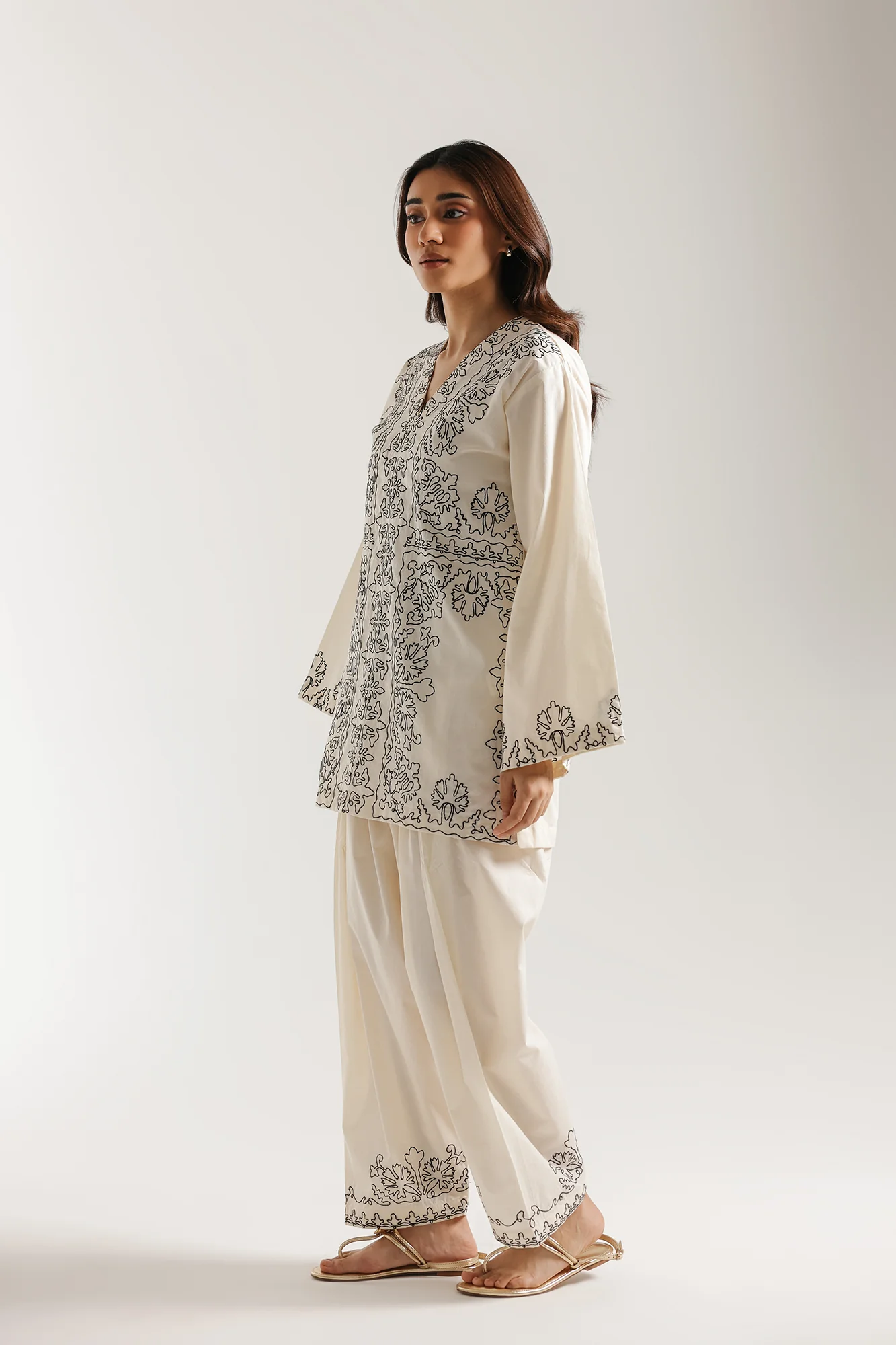 EMBROIDERED SUIT (E7620/102/002) - Image 3