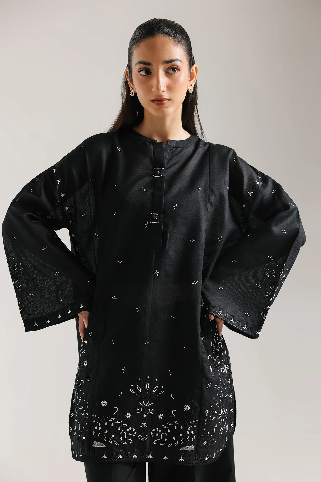 EMBROIDERED SUIT (E7748/102/902) - Image 4