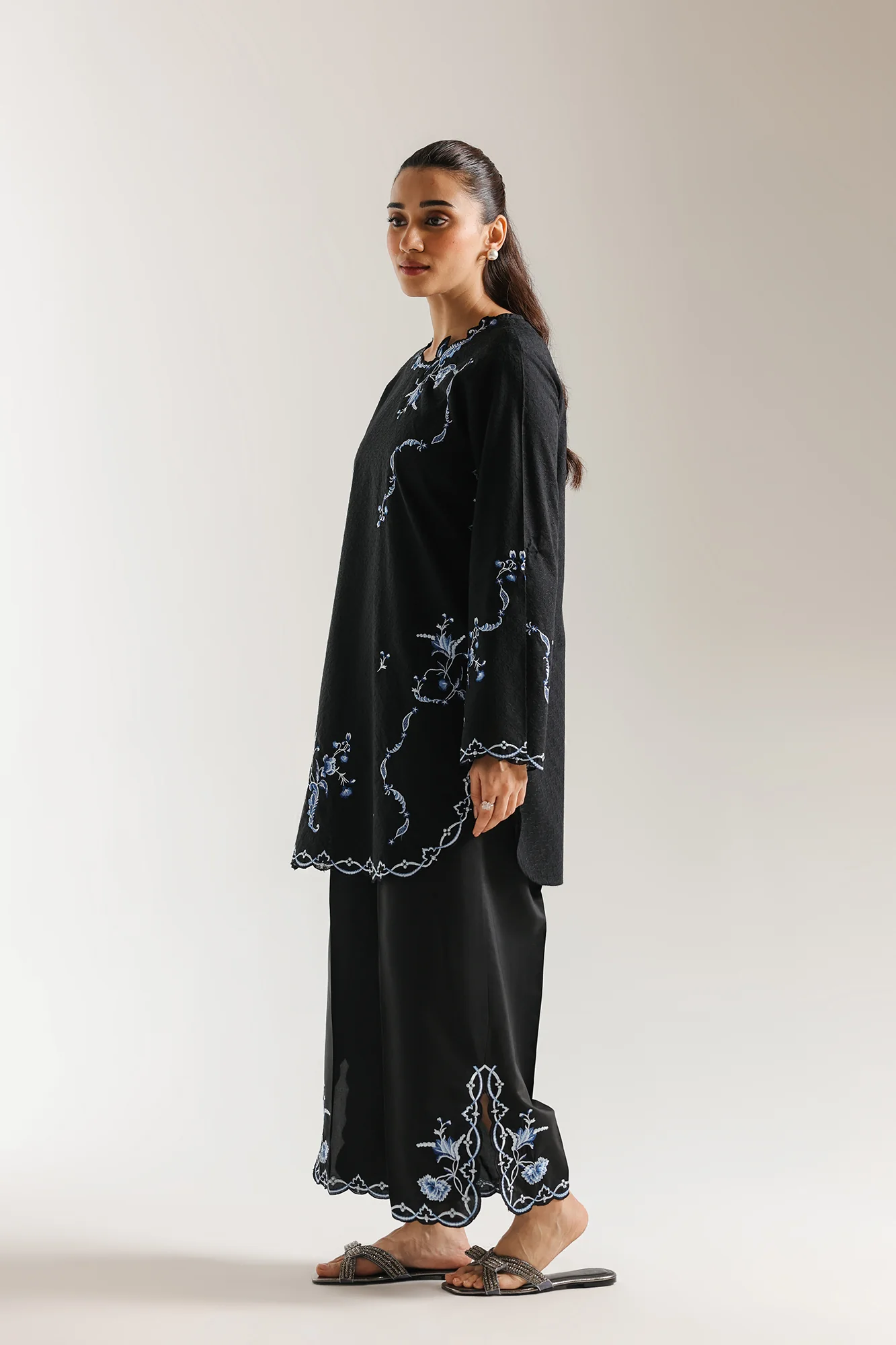 EMBROIDERED SUIT (E7761/102/902) - Image 3