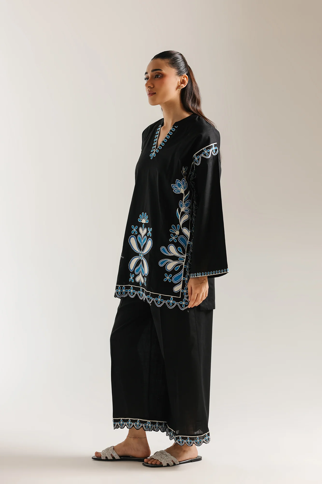 EMBROIDERED SUIT (E7792/102/902) - Image 3