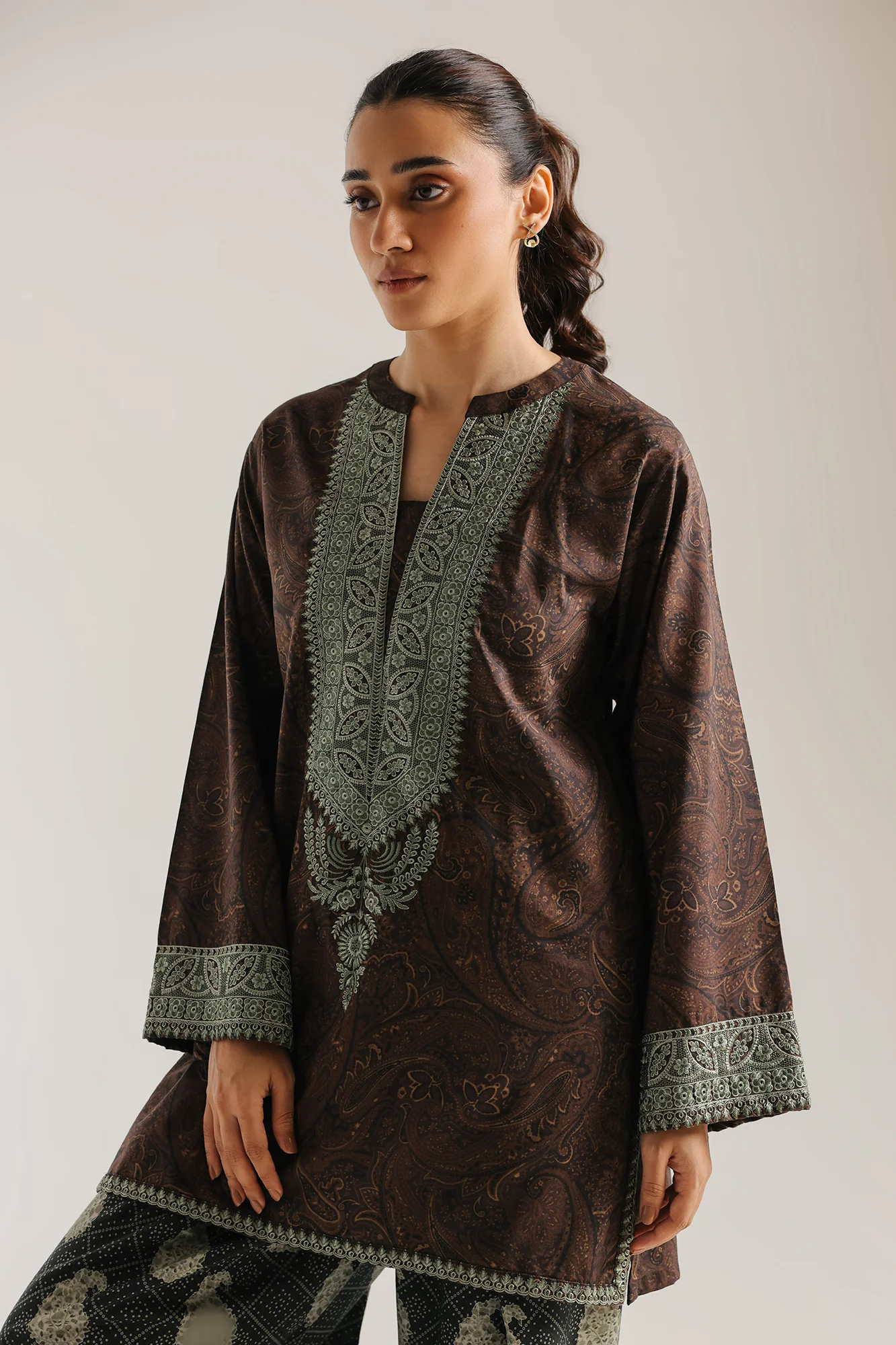 EMBROIDERED SUIT (E7793/102/903) - Image 4