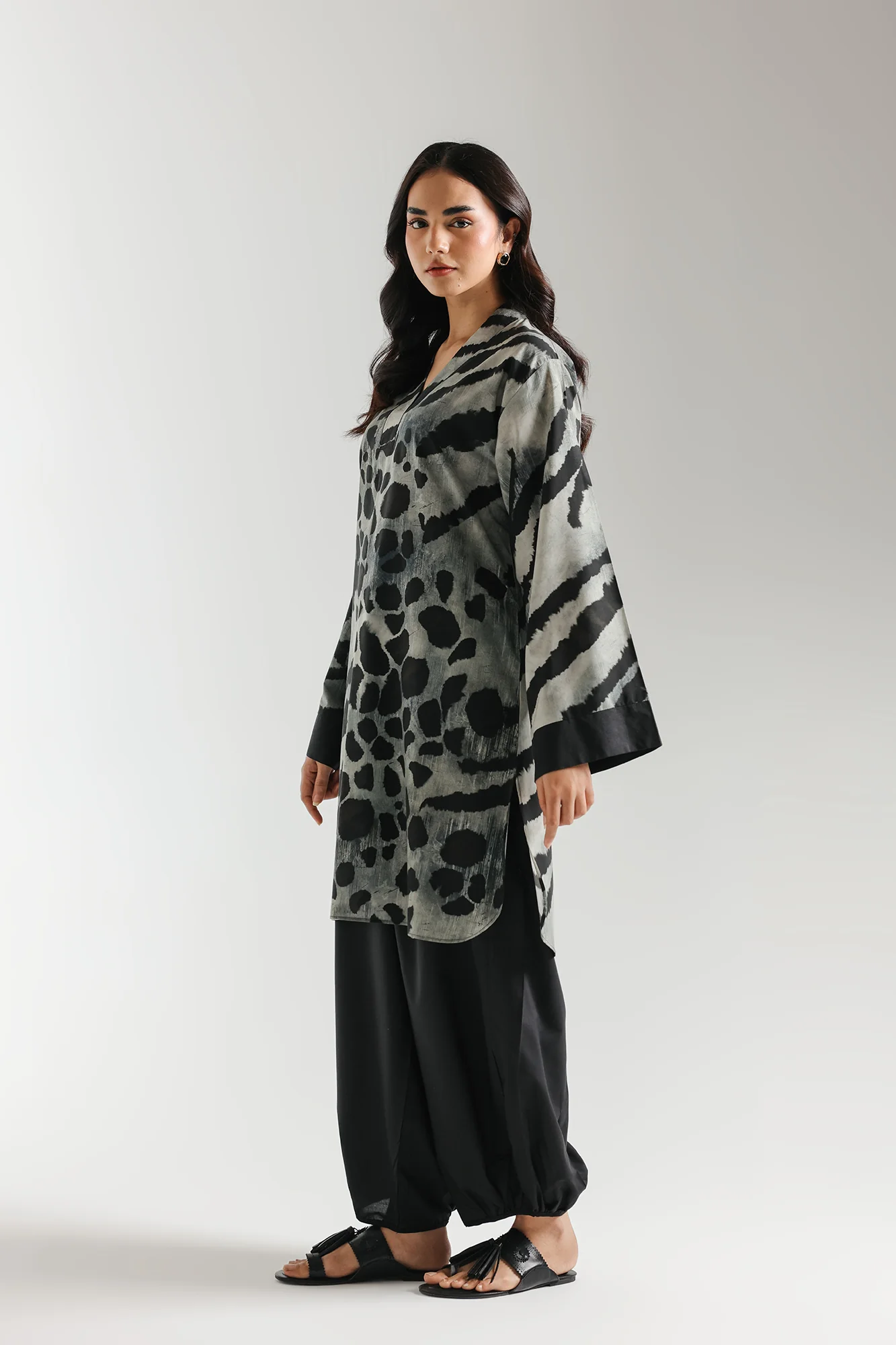 PRINTED SUIT (E8069/102/902) - Image 3