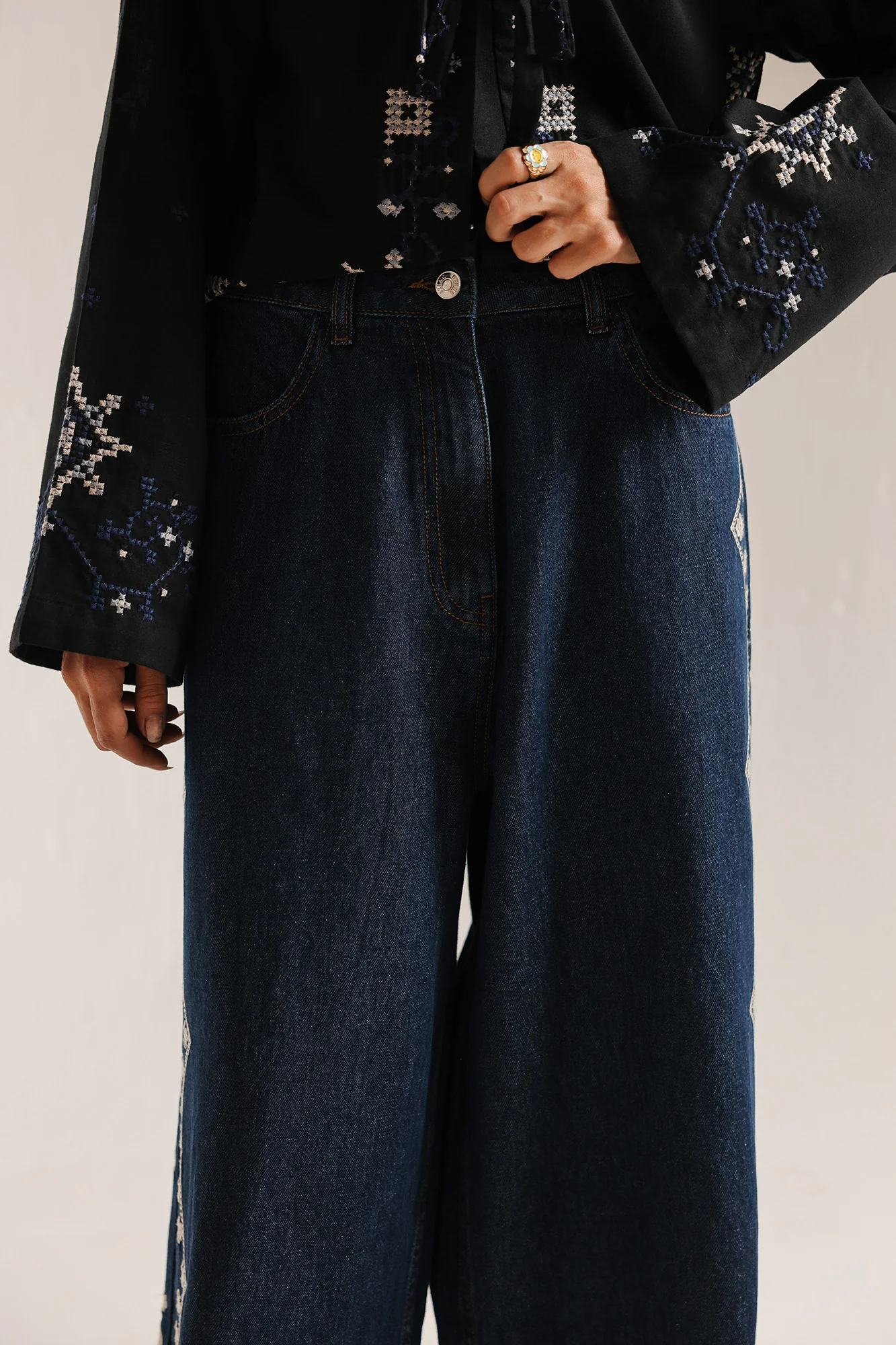 EMBROIDERED JEANS (E1027/101/622) - Image 4