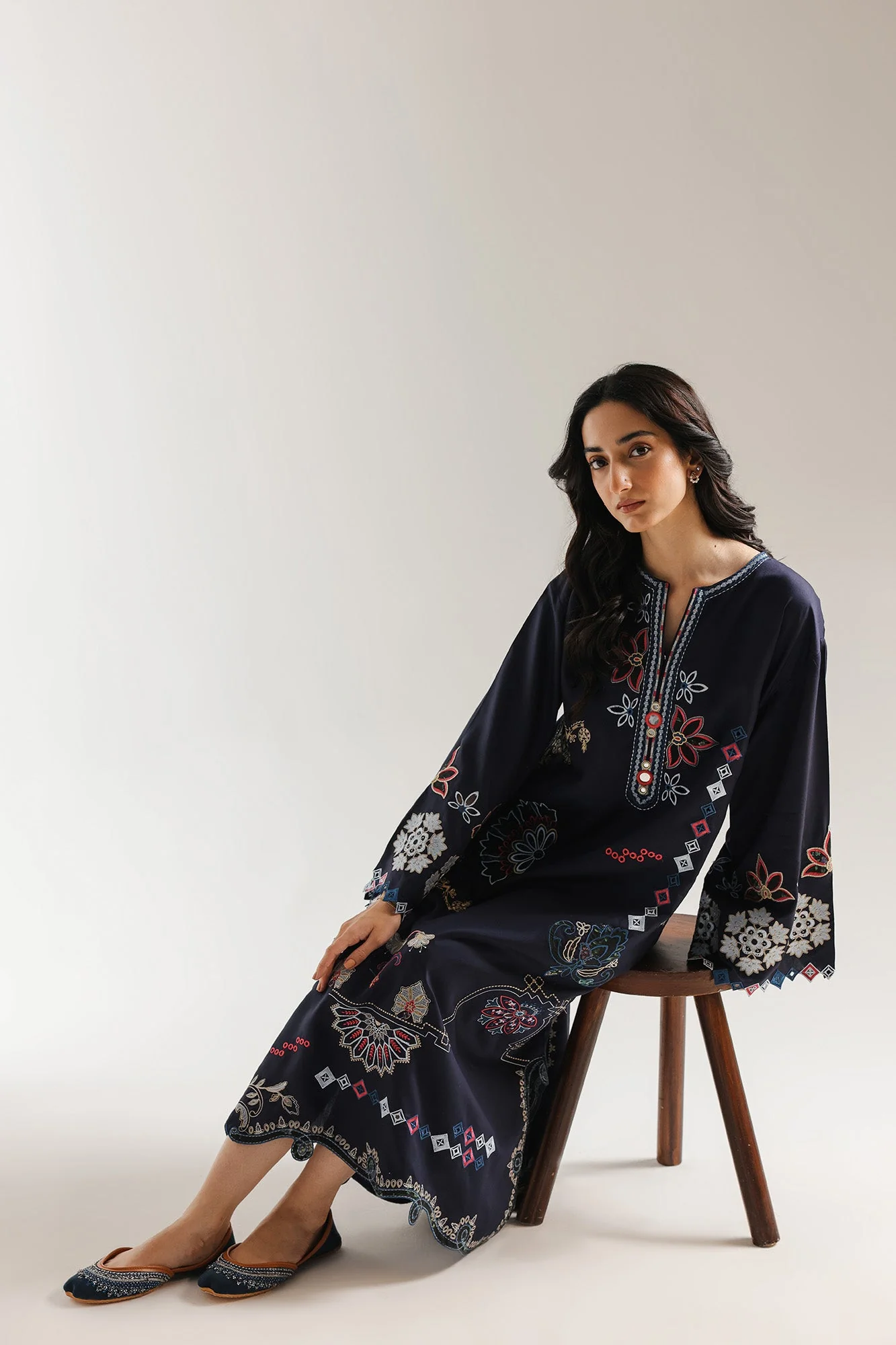 EMBROIDERED SHIRT (E4040/103/618)
