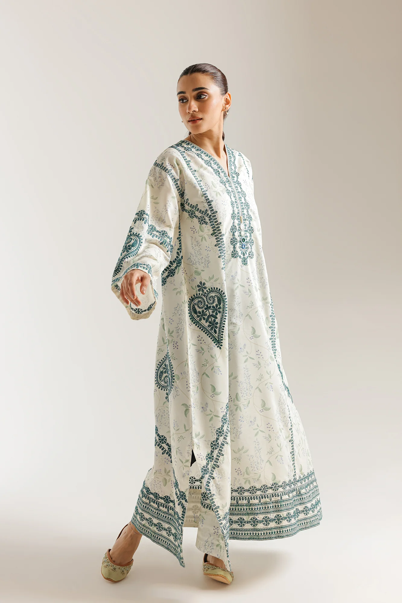 EMBROIDERED KAFTAN (E4405/103/005)