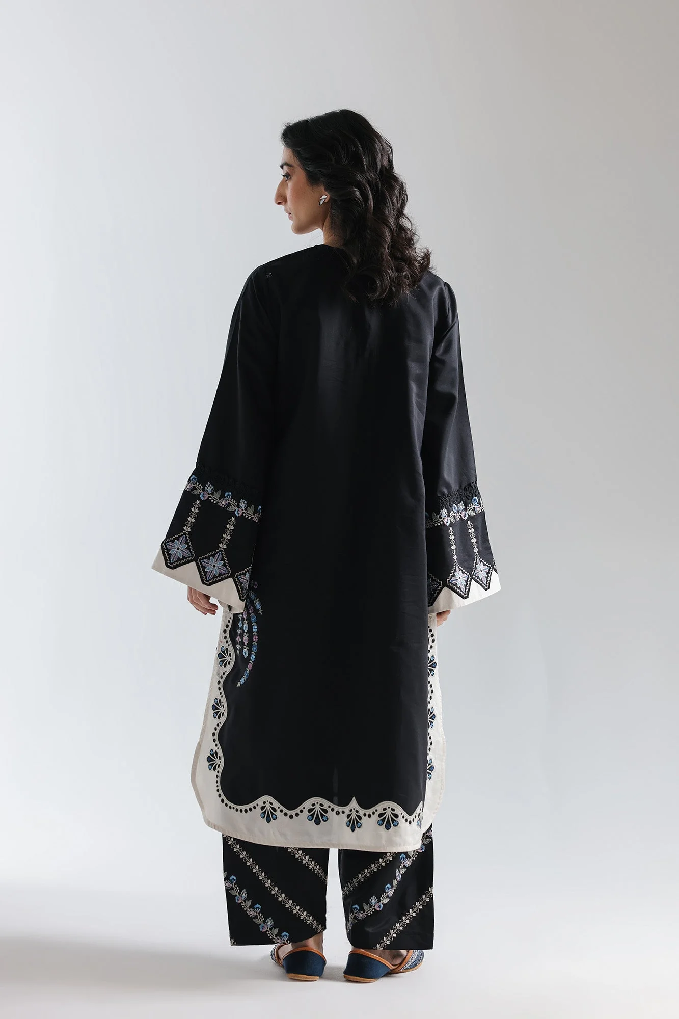 EMBROIDERED SUIT (E4019/103/902) - Image 4