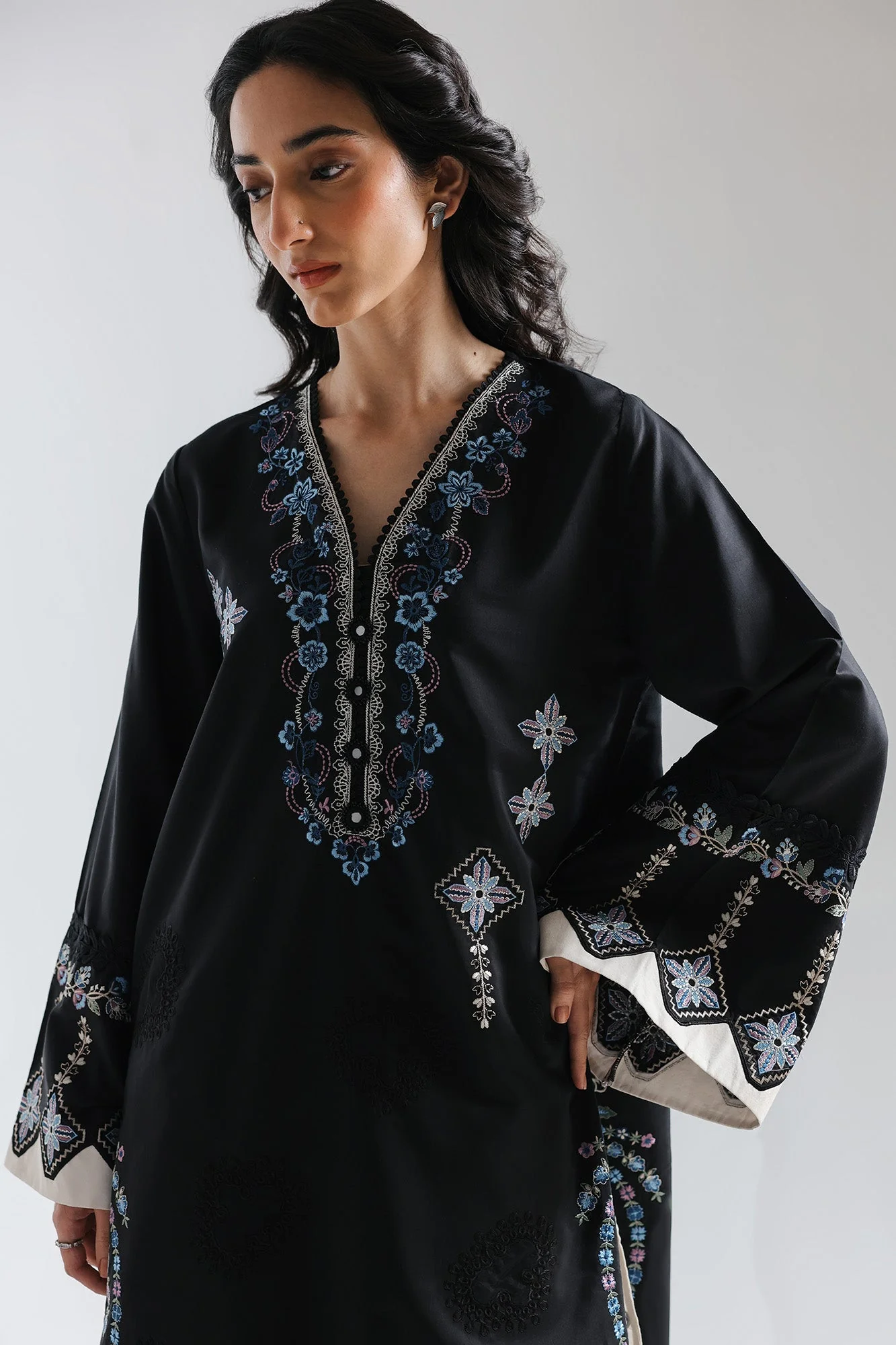 EMBROIDERED SUIT (E4019/103/902) - Image 5