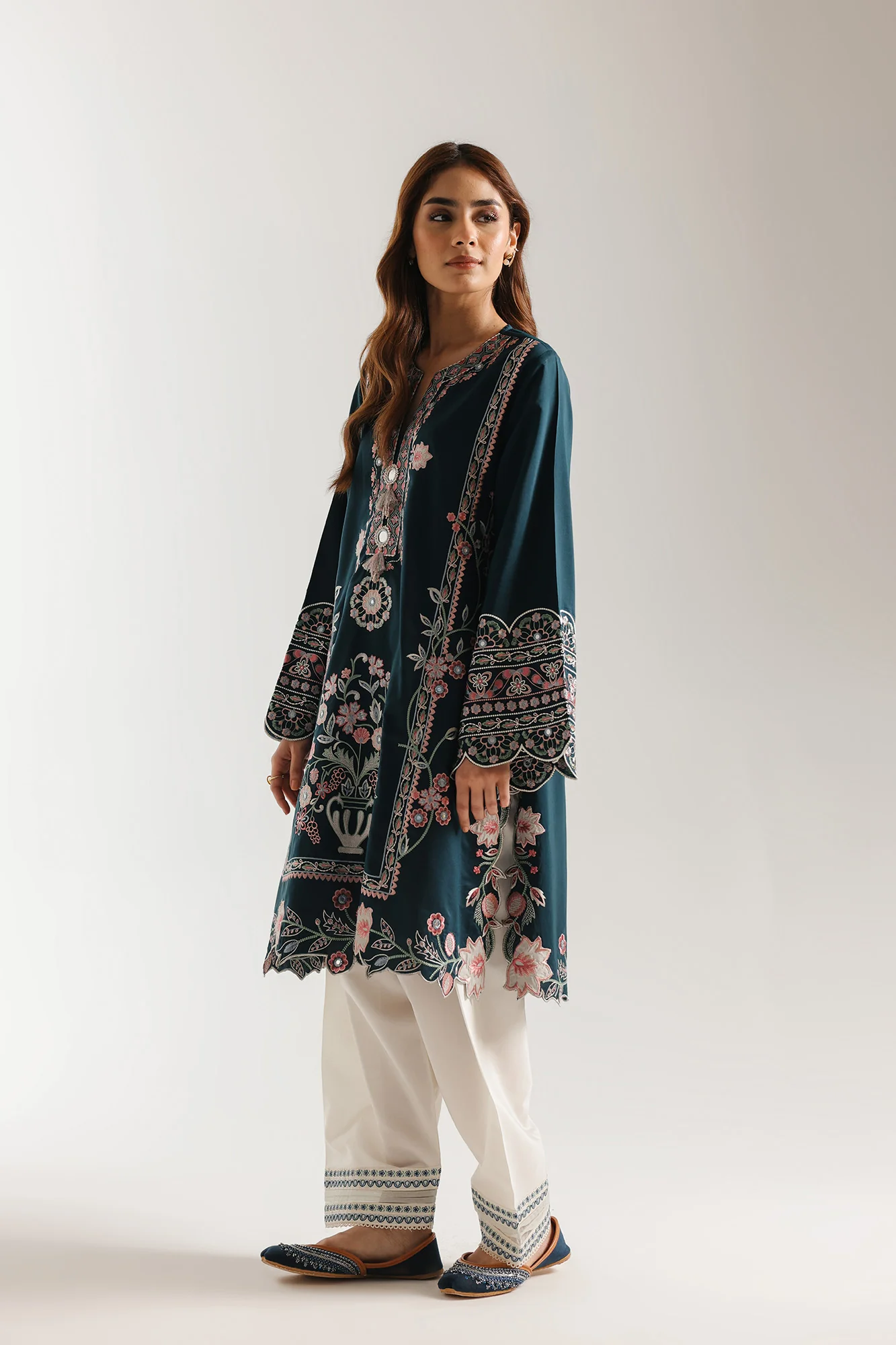 EMBROIDERED SUIT (E4069/103/602) - Image 3