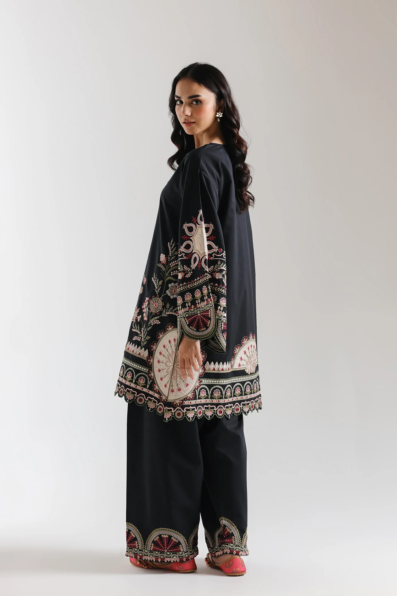 EMBROIDERED SUIT (E4083/103/901) - Image 4