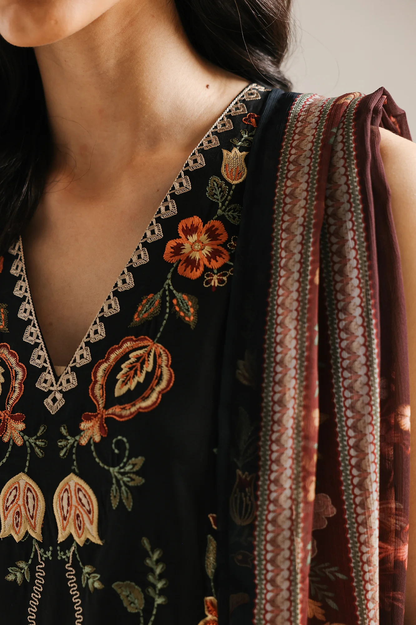 EMBROIDERED SUIT (E4163/103/901) - Image 6