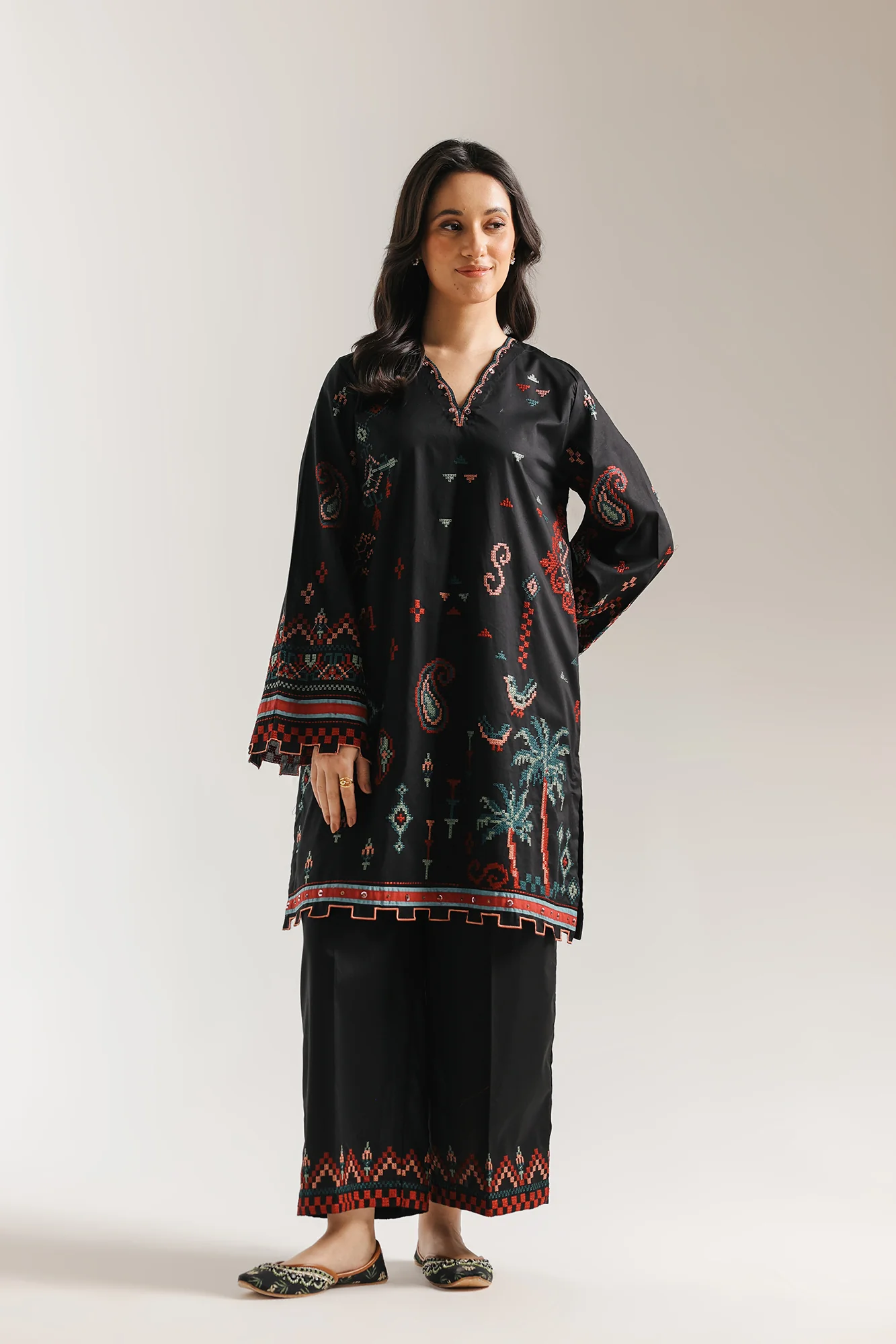 EMBROIDERED SUIT (E4197/103/901) - Image 2