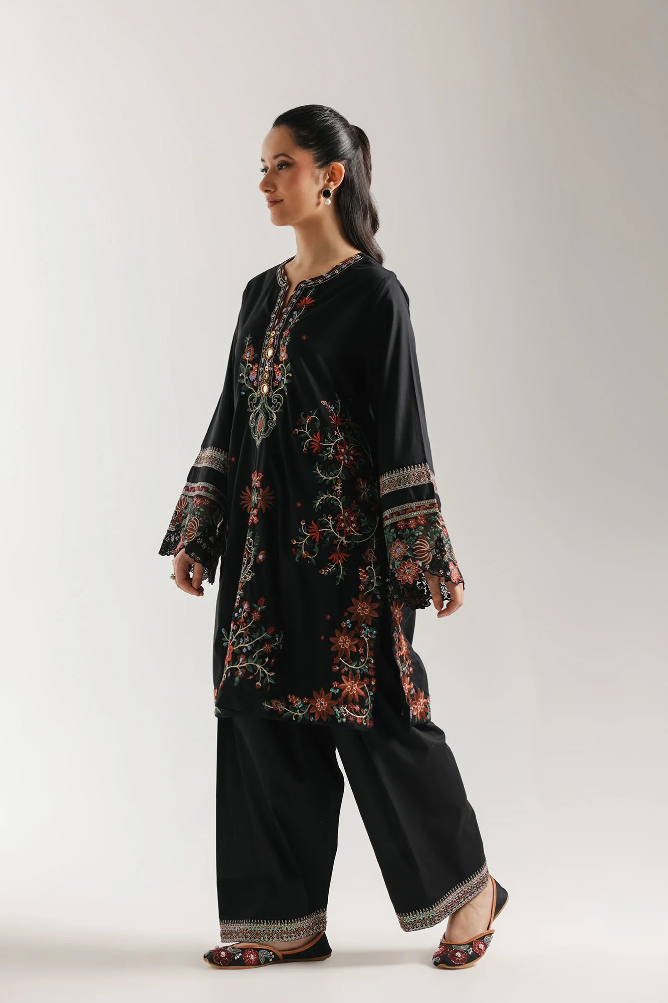 EMBROIDERED SUIT (E4215/103/901) - Image 3