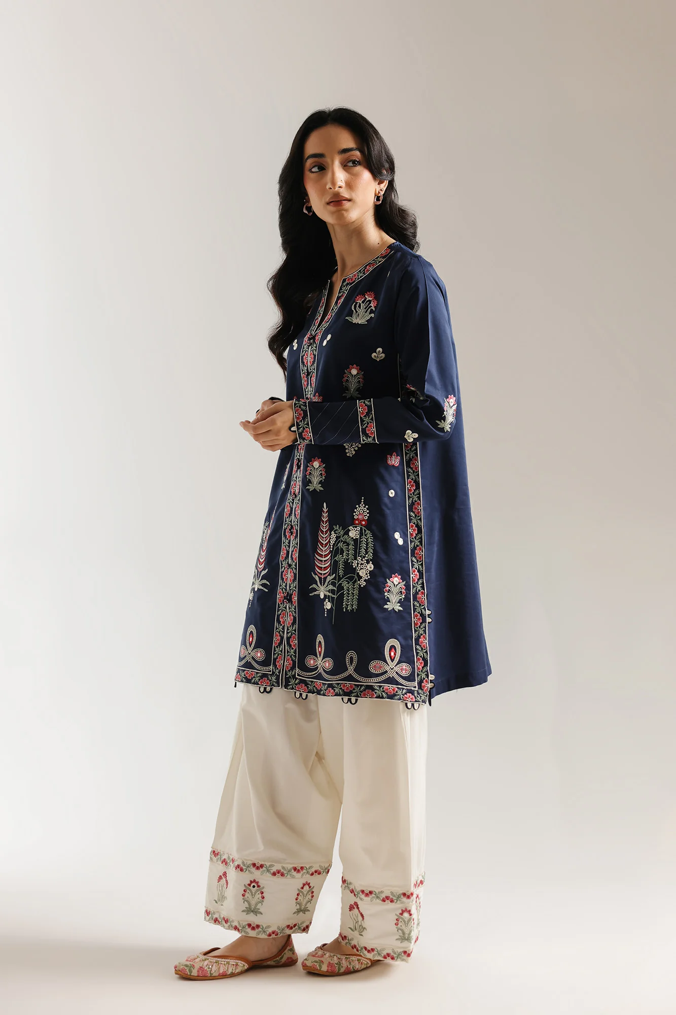 EMBROIDERED SUIT (E4235/103/622) - Image 3