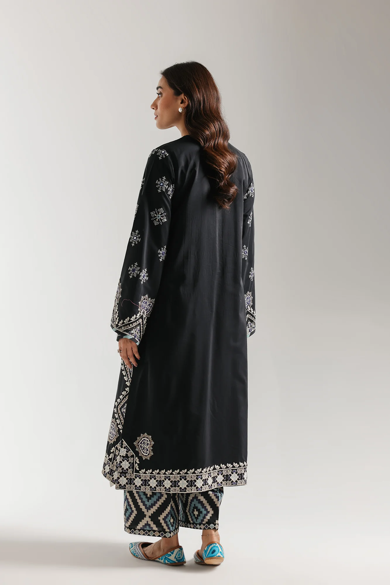 EMBROIDERED SUIT (E4253/103/901) - Image 4
