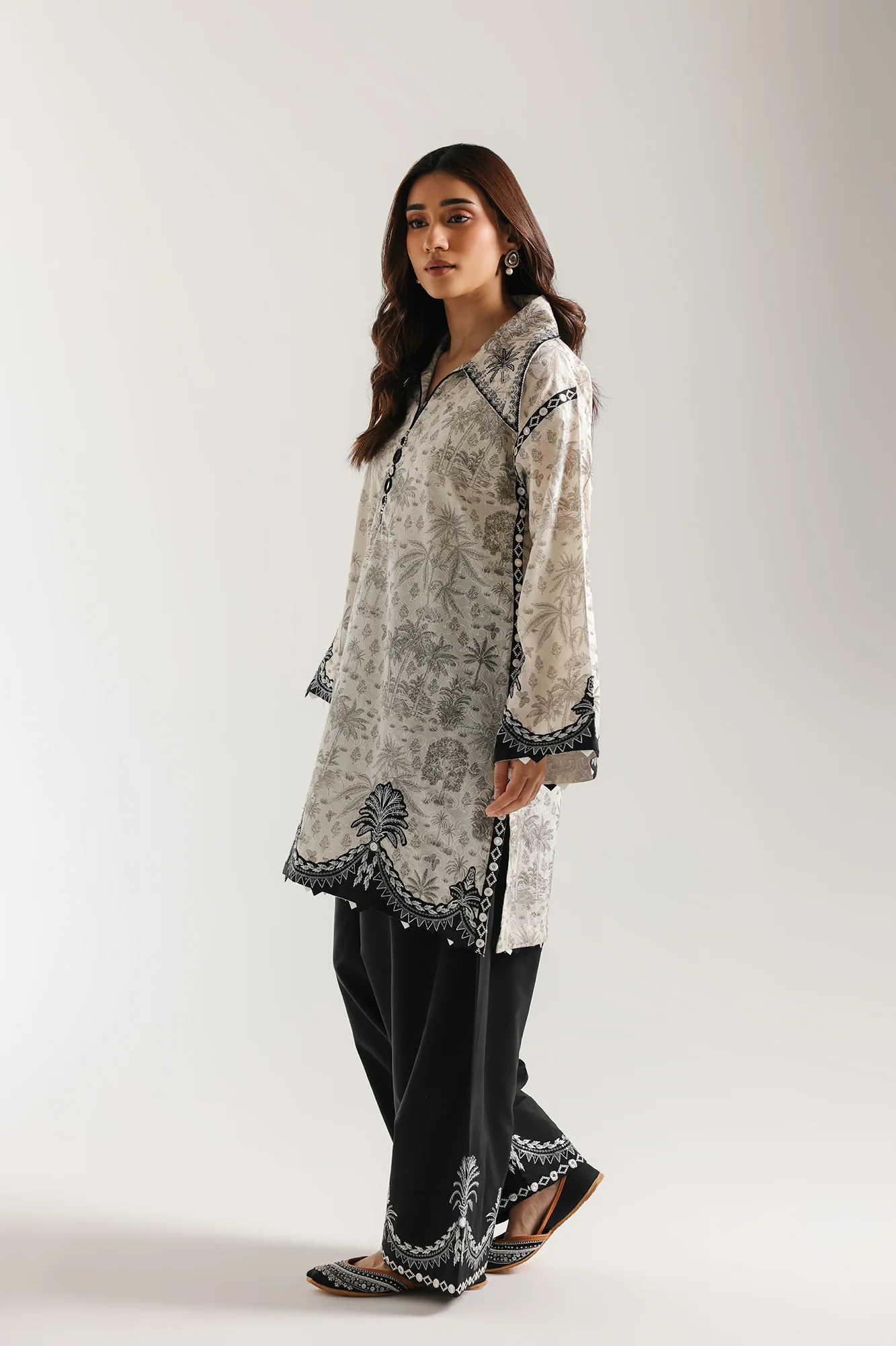 EMBROIDERED SUIT (E4258/103/006) - Image 3