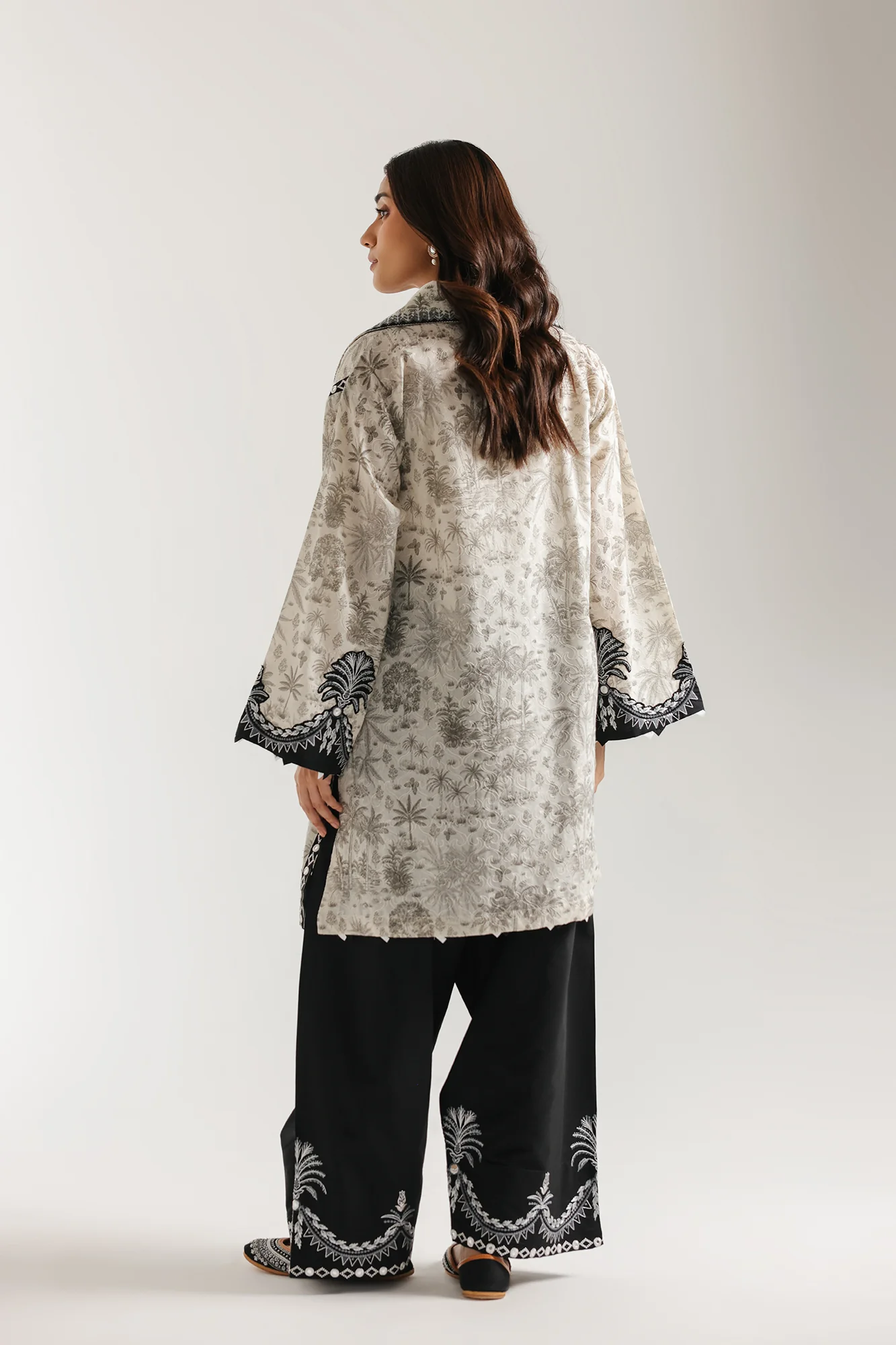EMBROIDERED SUIT (E4258/103/006) - Image 4