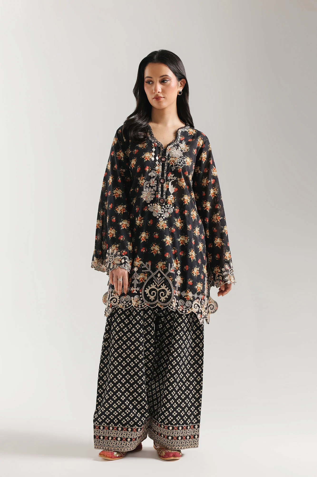 EMBROIDERED SUIT (E4266/103/902) - Image 2