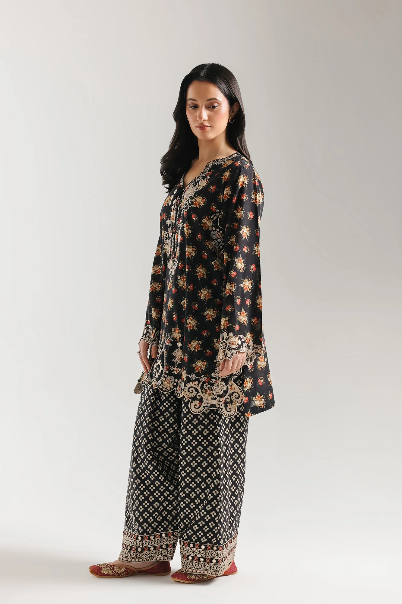 EMBROIDERED SUIT (E4266/103/902) - Image 3