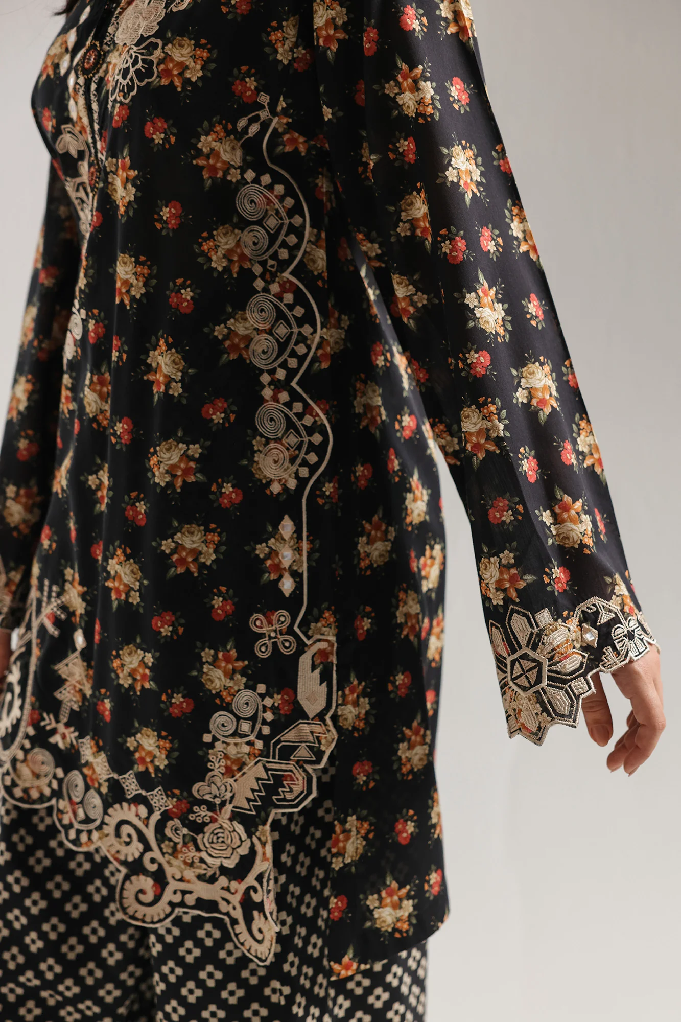 EMBROIDERED SUIT (E4266/103/902) - Image 6