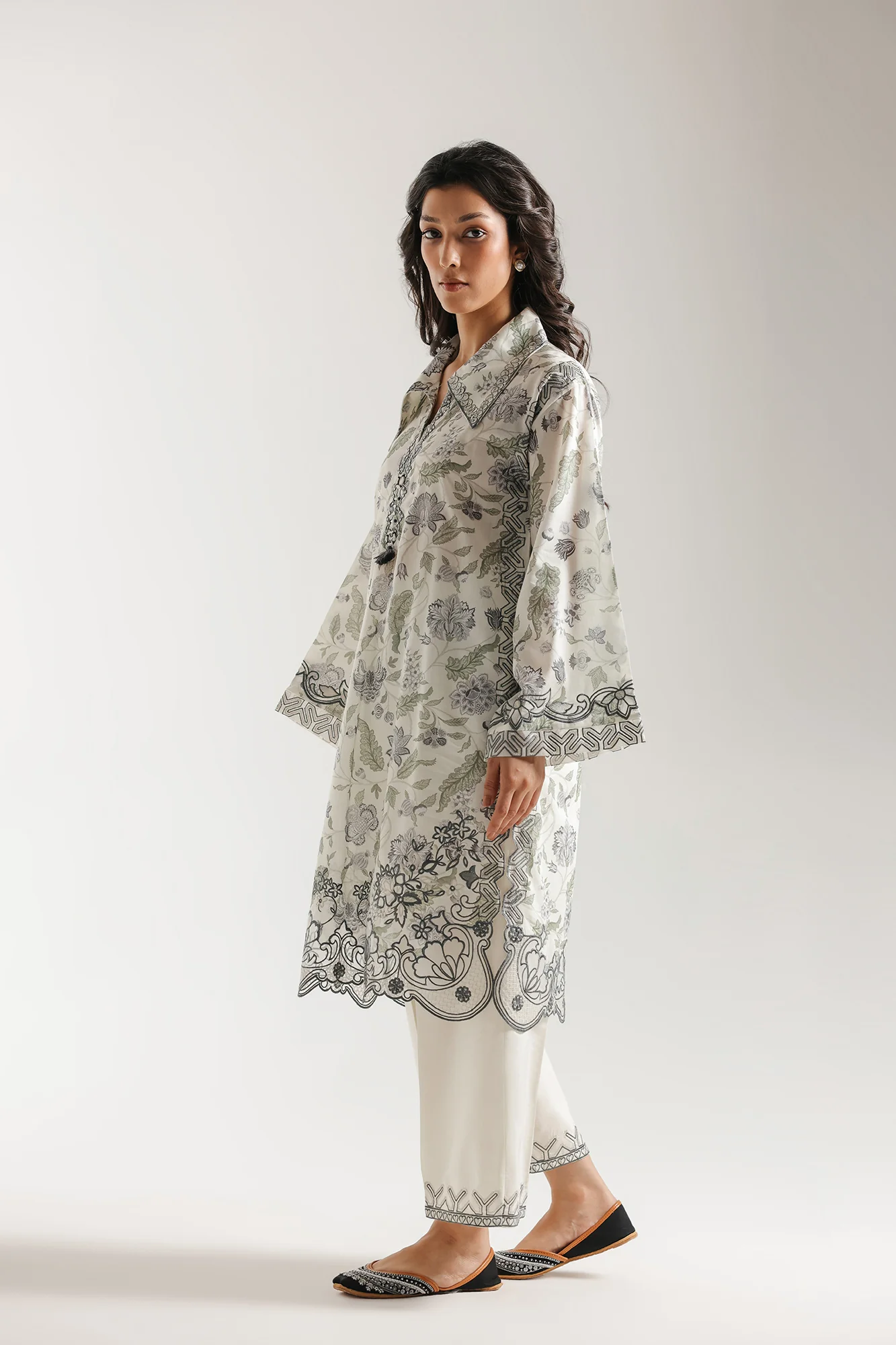 EMBROIDERED SUIT (E4267/103/003) - Image 3
