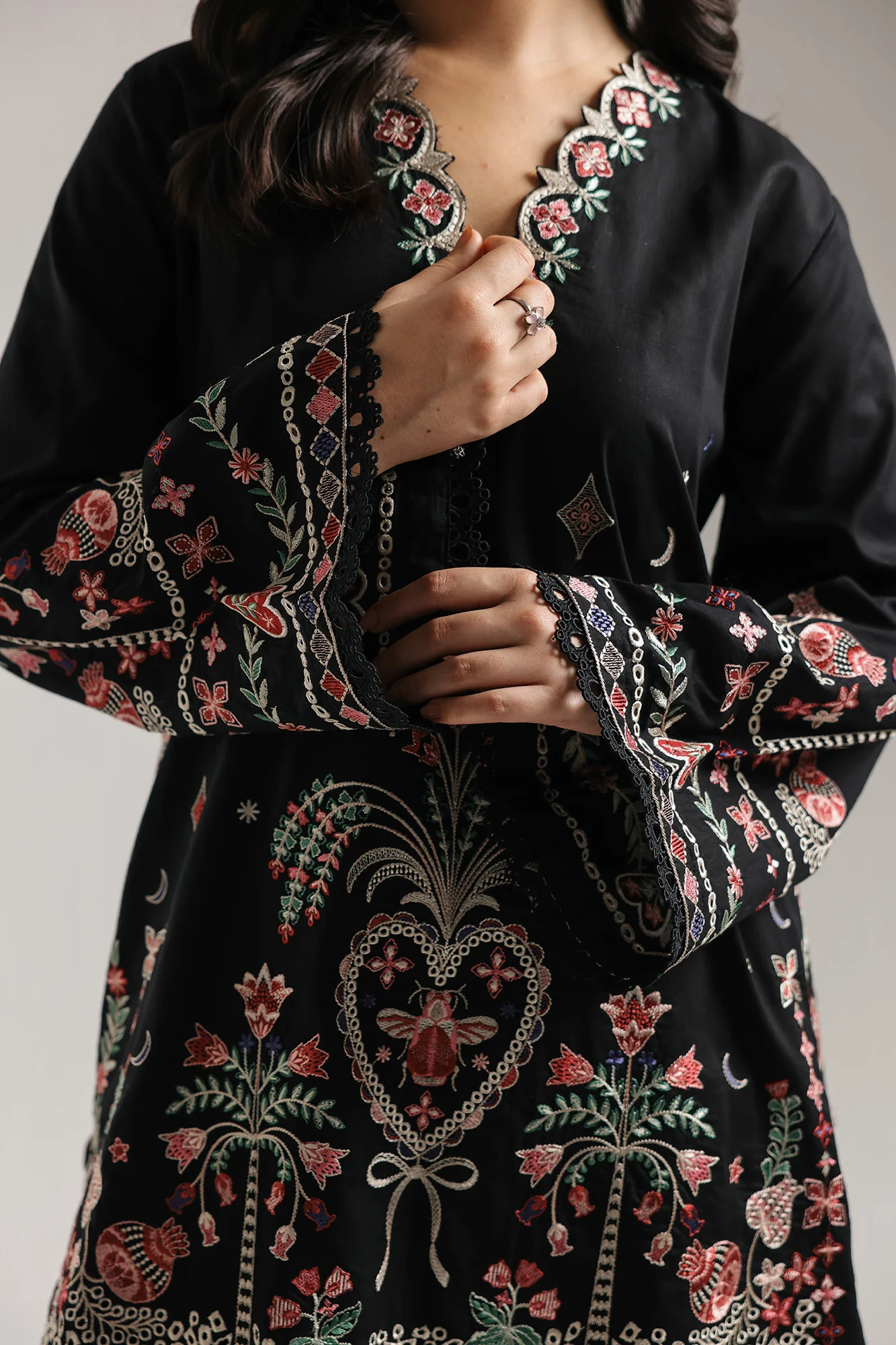EMBROIDERED SUIT (E4301/103/901) - Image 5