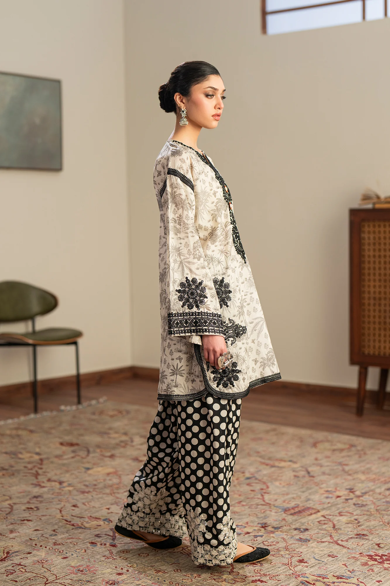 EMBROIDERED SUIT (E4304/103/004) - Image 5
