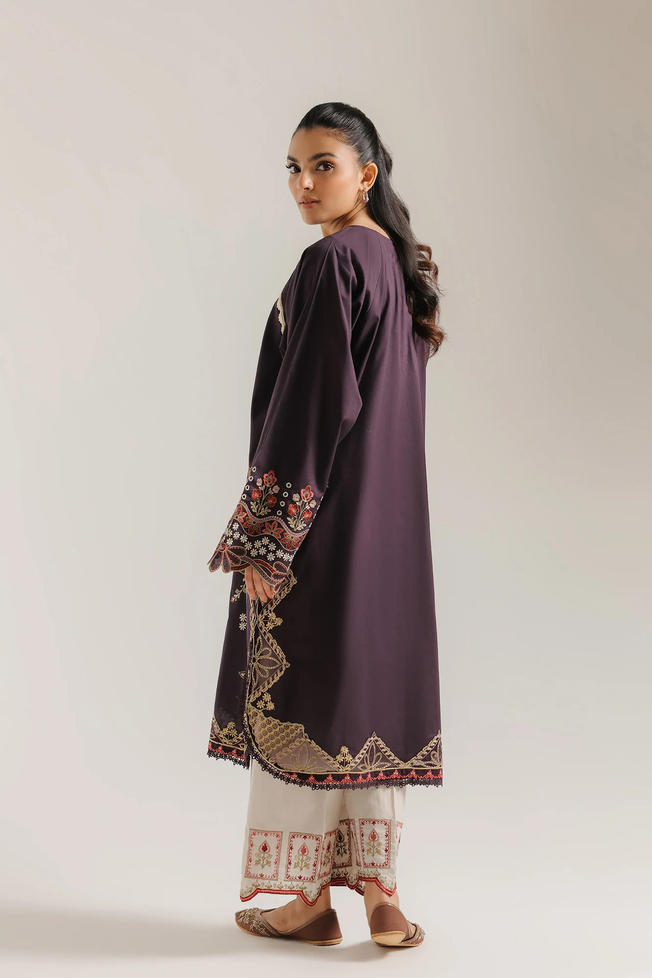 EMBROIDERED SUIT (E4317/103/509) - Image 3